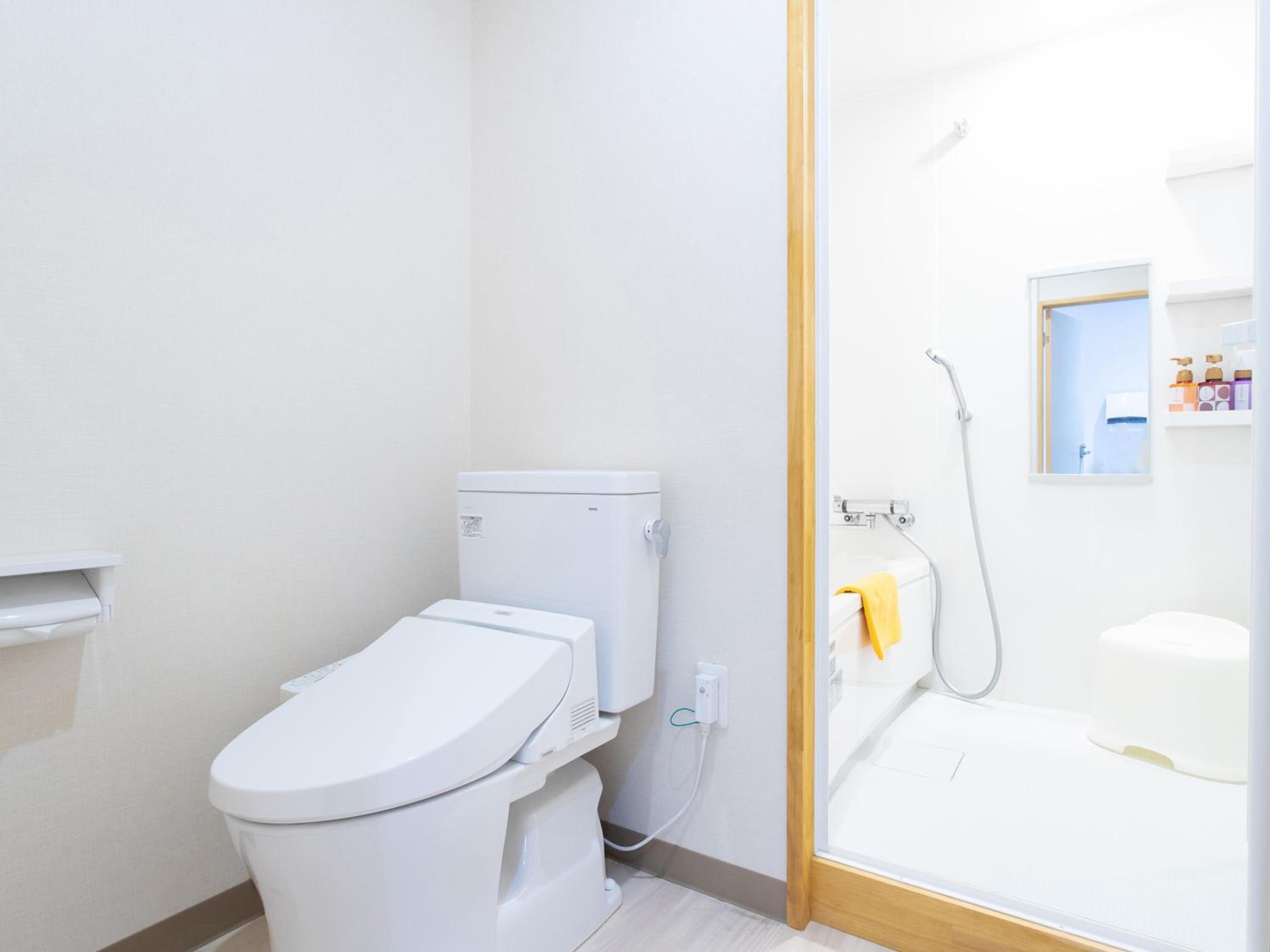 Standard Quadruple Room - Photo 9