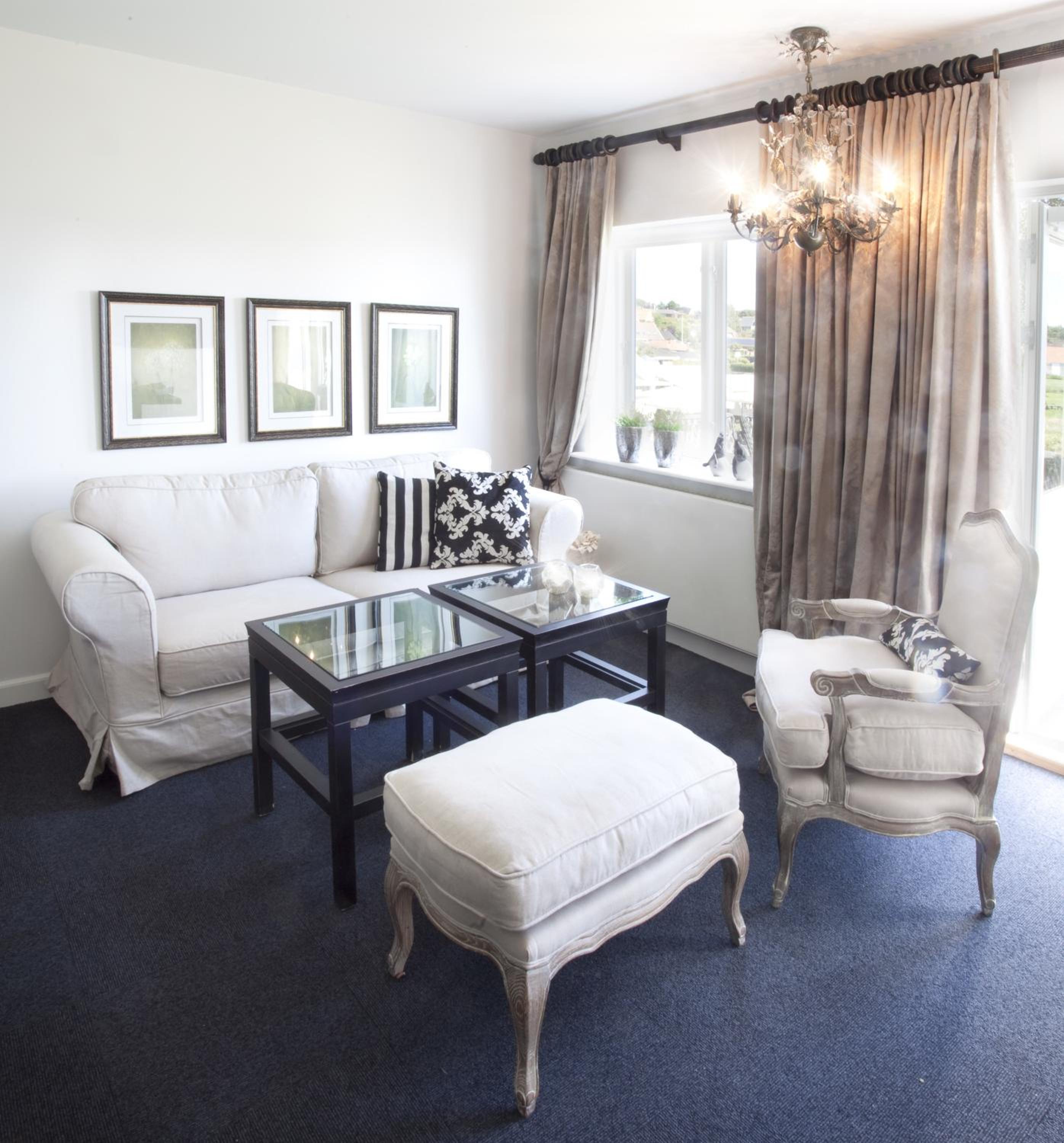 Suite - Photo 1