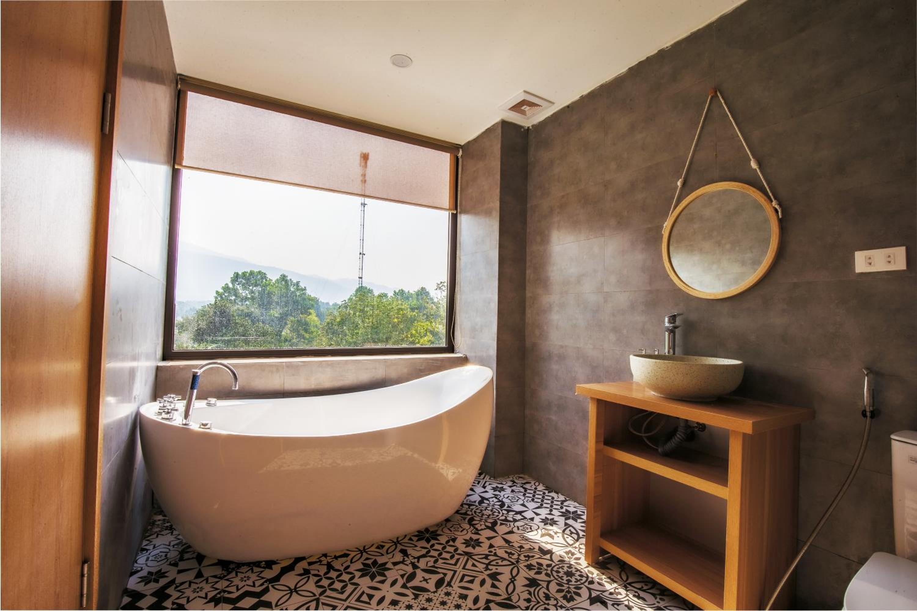 Deluxe King Suite photo 3