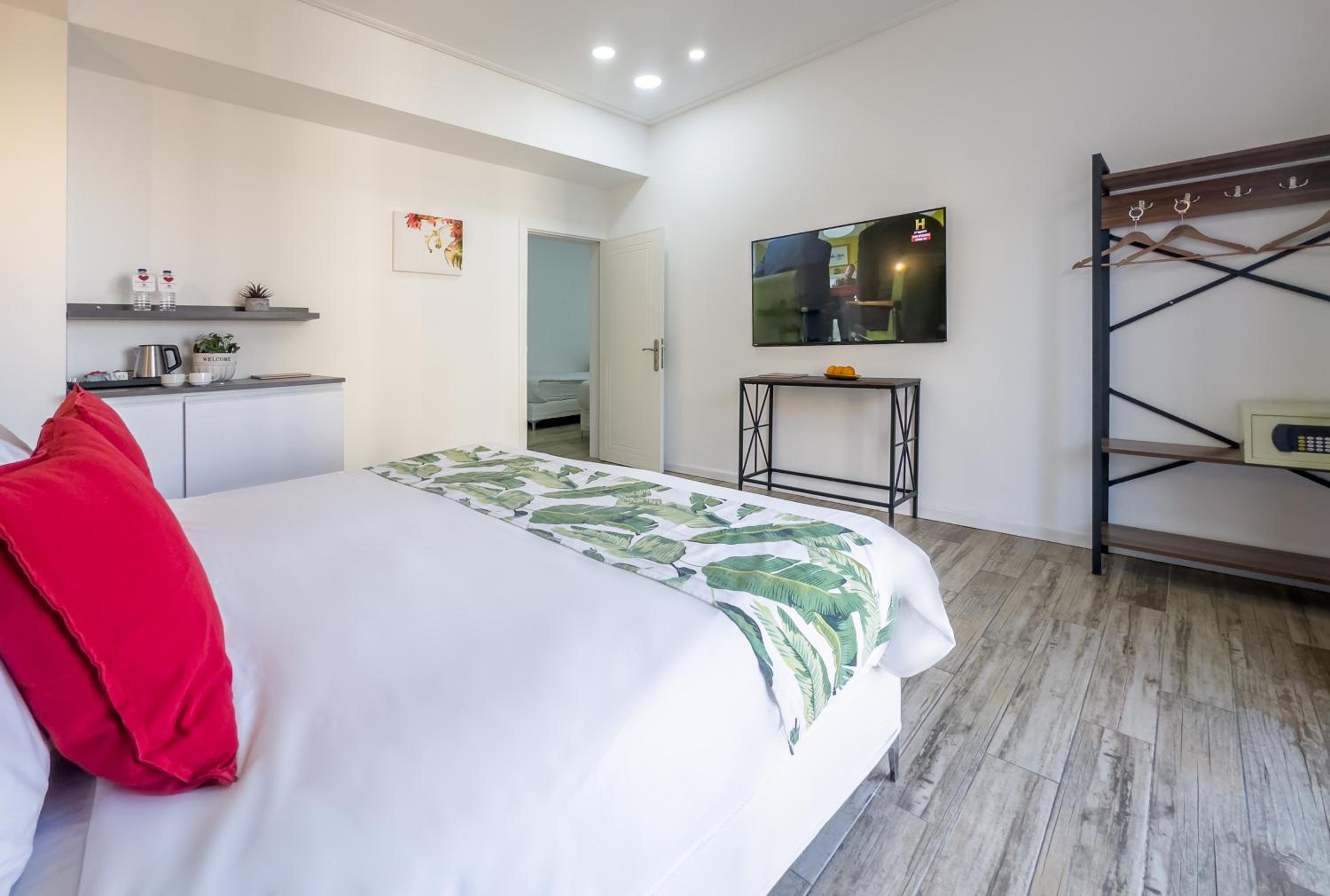 Three-Bedroom Suite photo 1
