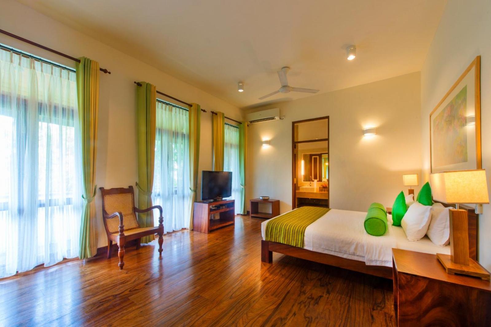 Executive Master Suite with 10% off on Food & Beverage