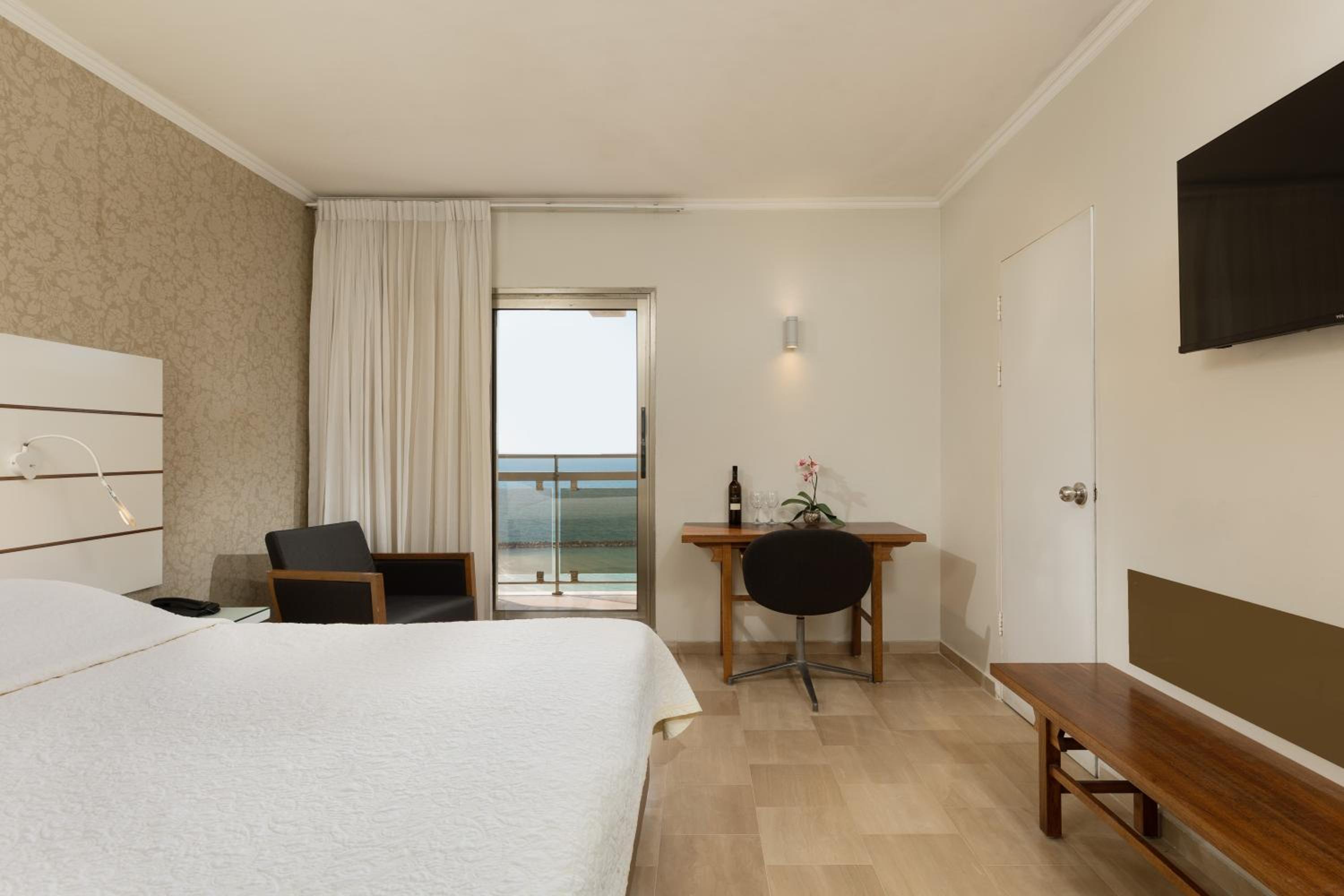 Double Room with Balcony and Sea View photo 1