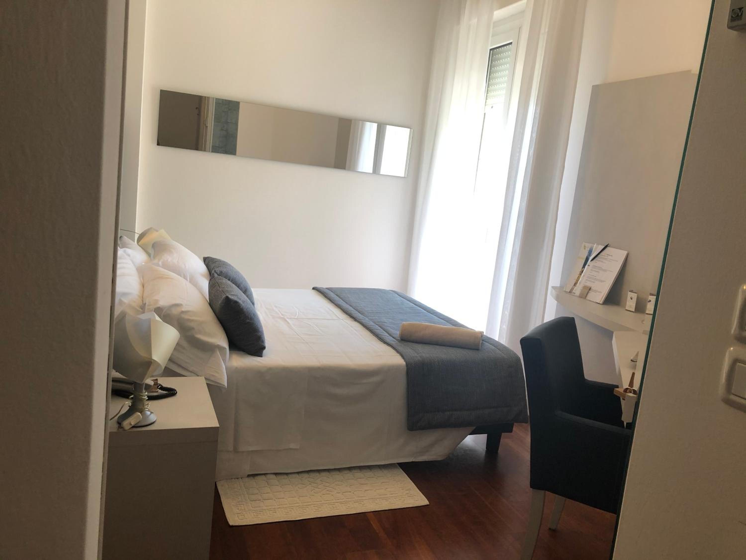 Single Room photo 3