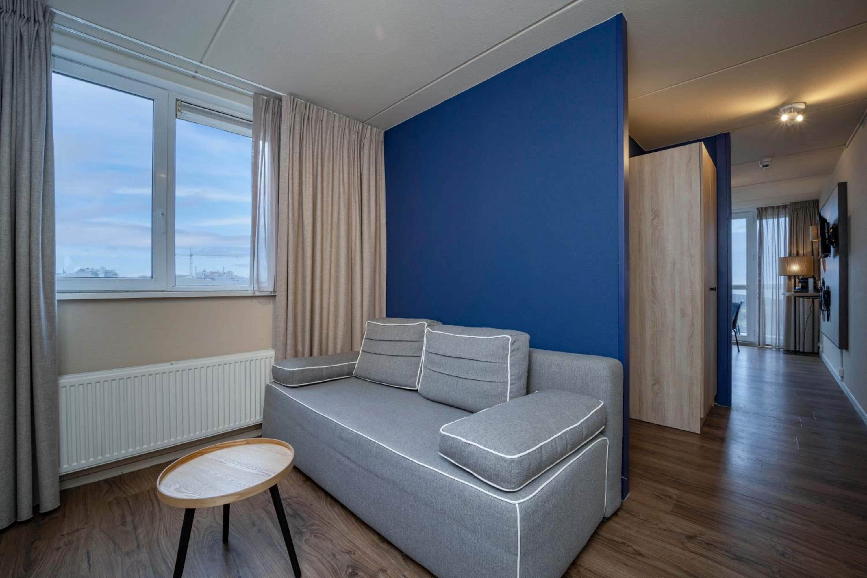 Family Room with Balcony - Photo 5