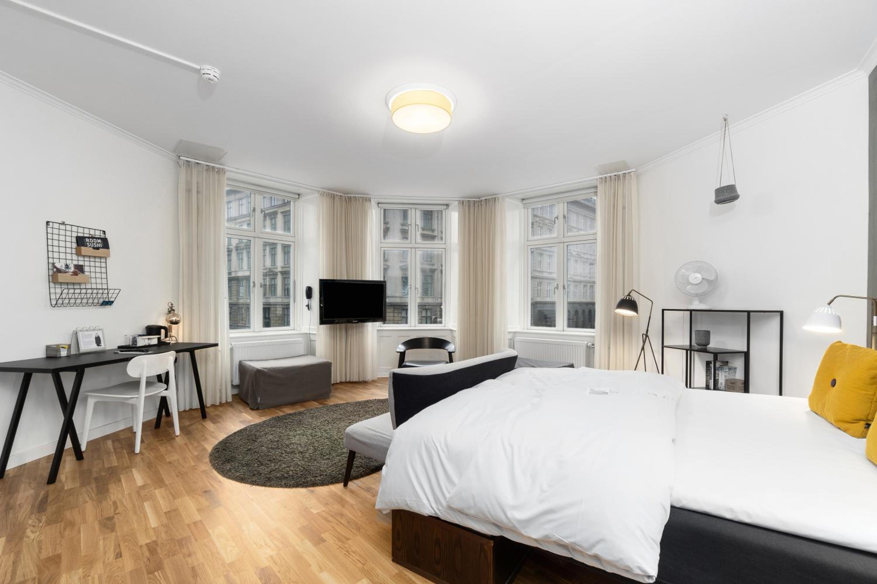 Extra Large Room photo 1