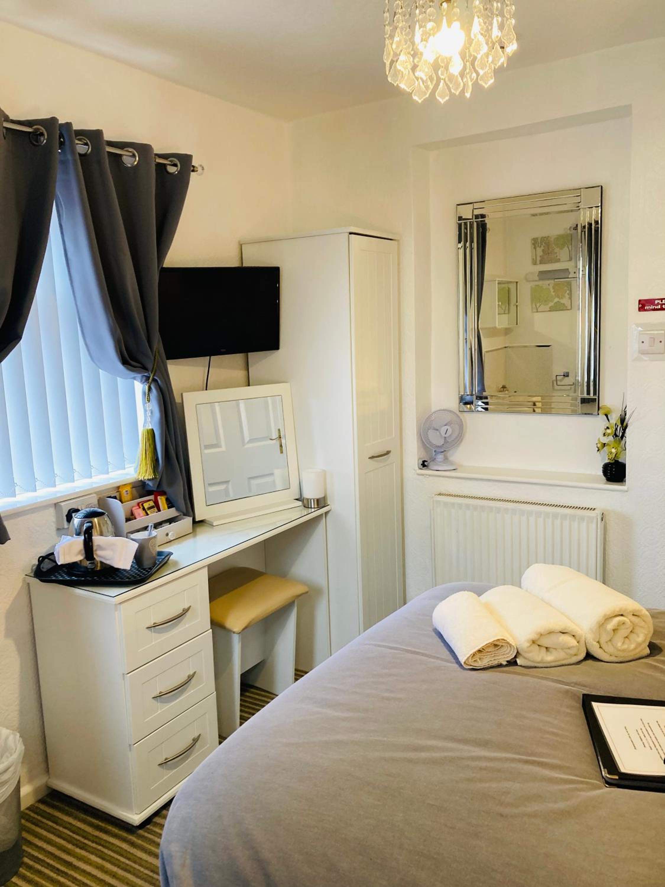 Large Single Room photo 3