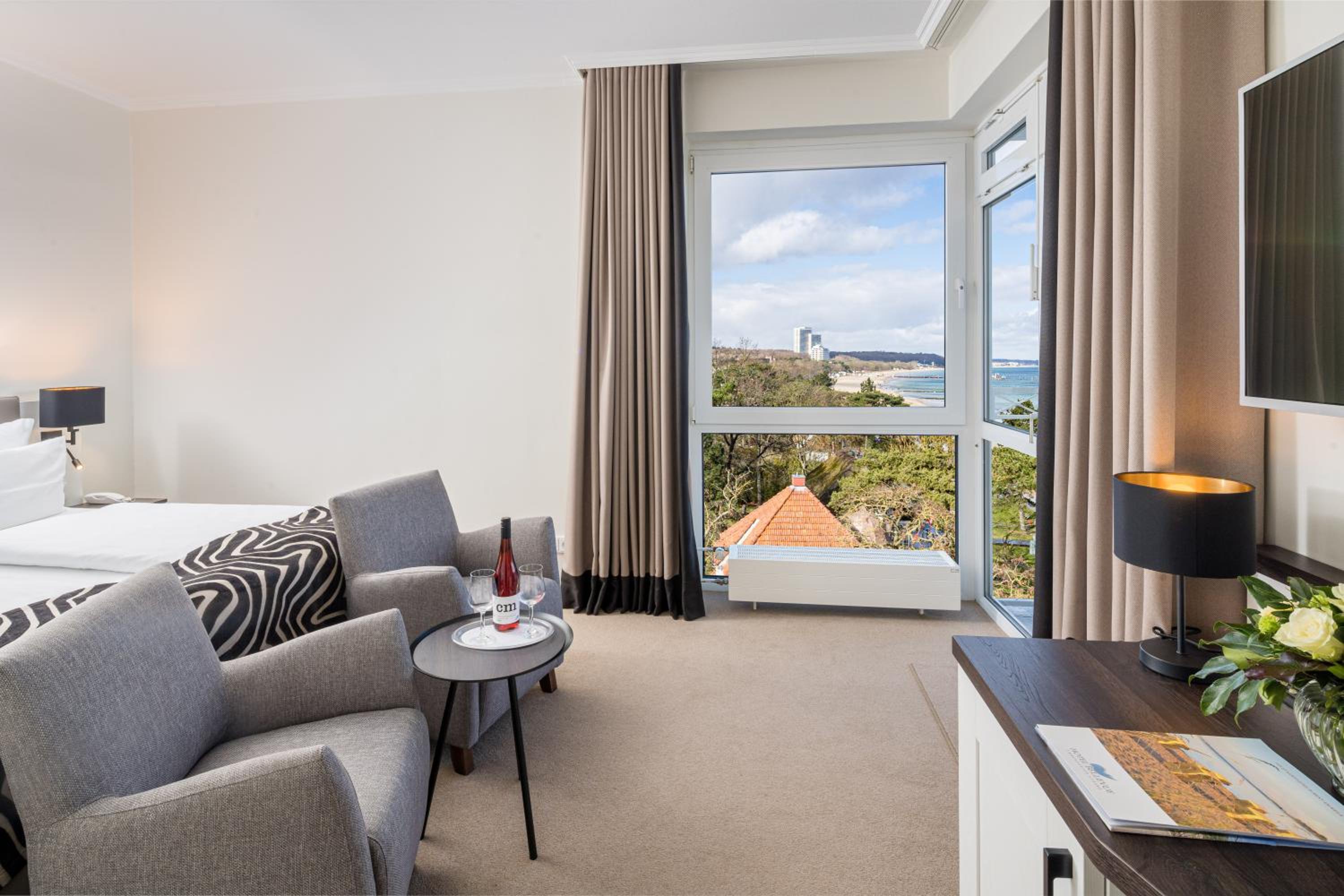 Double Room with Sea View photo 2