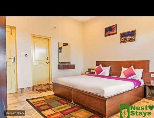 Deluxe Double Room with Balcony photo 2