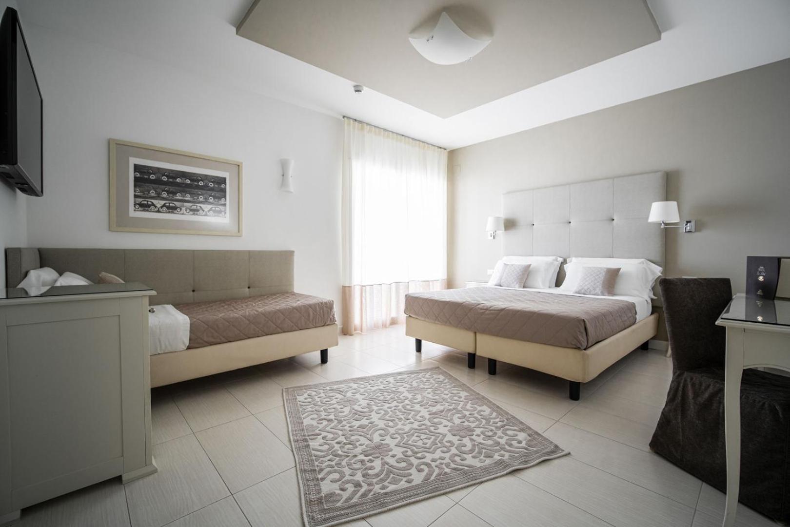 Superior Double Or Twin Room With Sea View - Photo 2