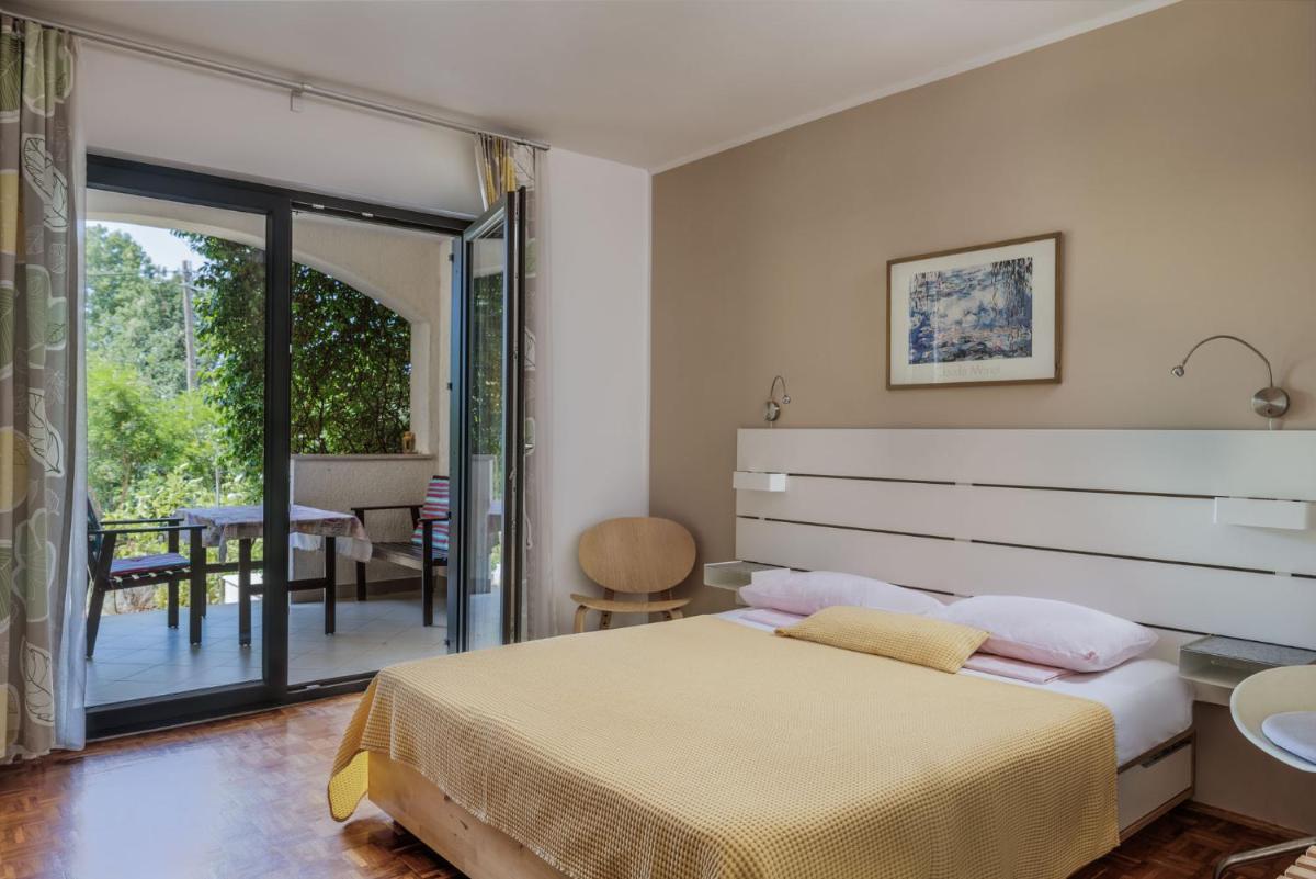 One-Bedroom Apartment with Terrace