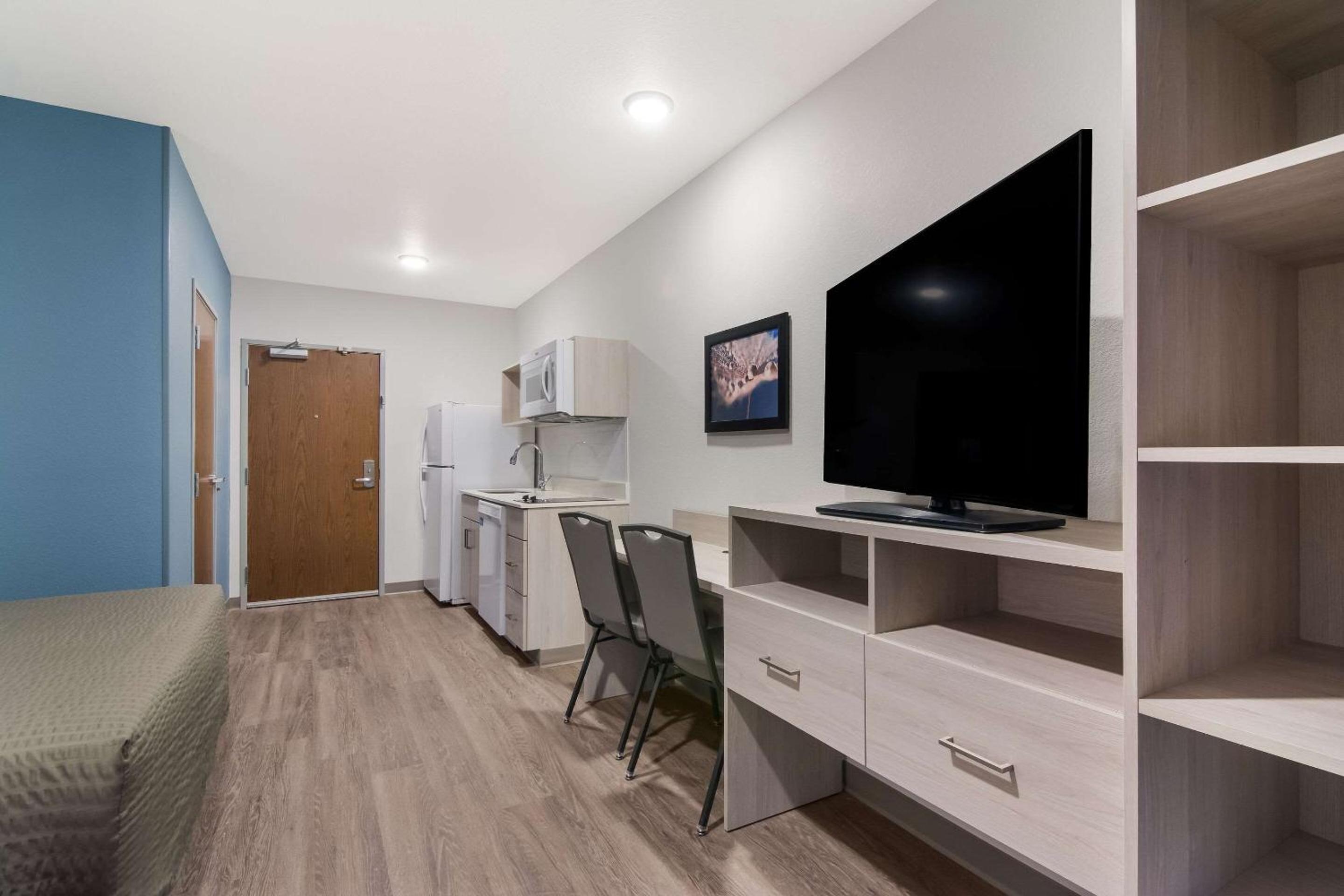 QUEEN SUITE - Photo 2