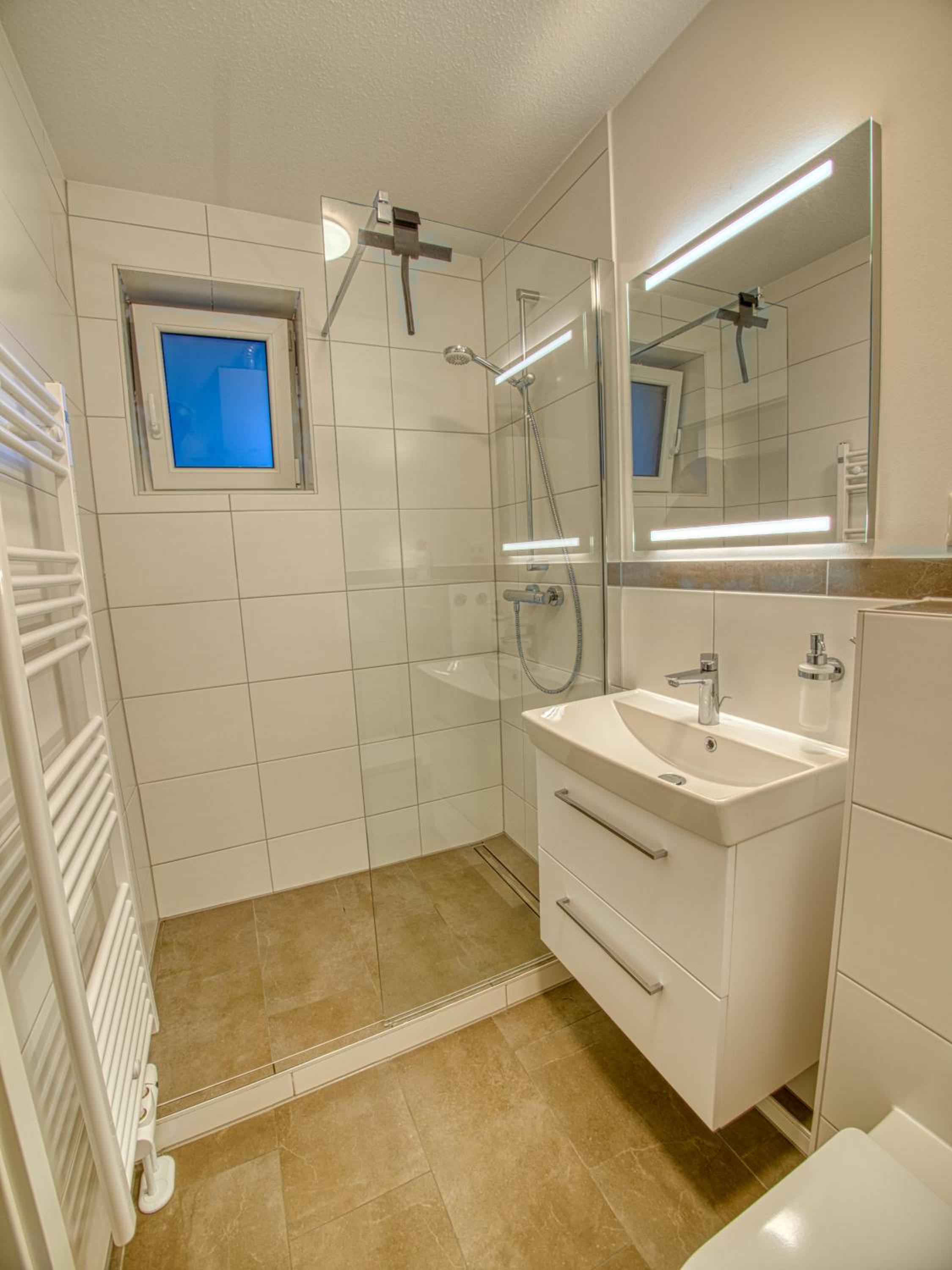 One-Bedroom Apartment with Balcony photo 2