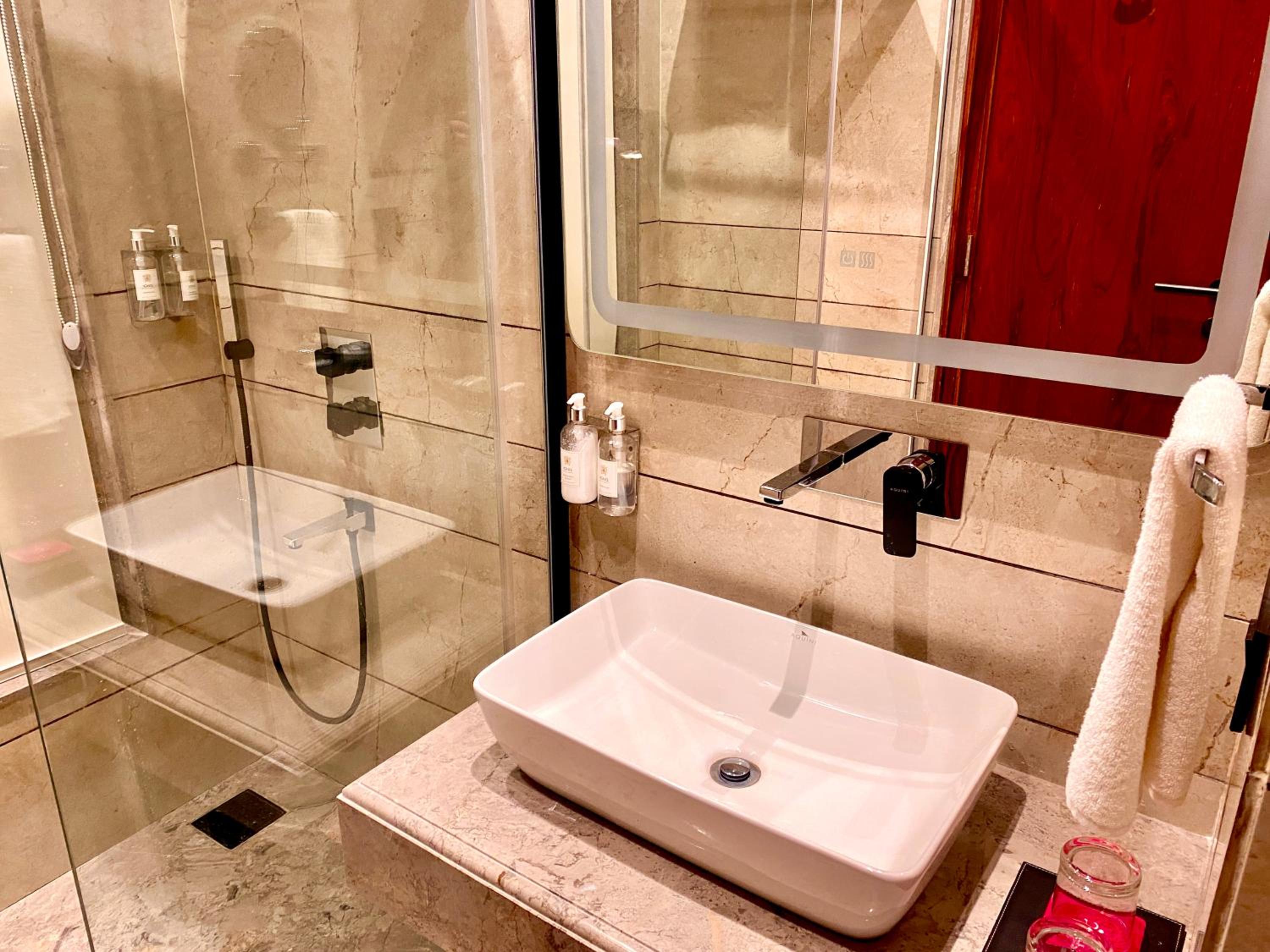 Deluxe Twin Room - Photo 5