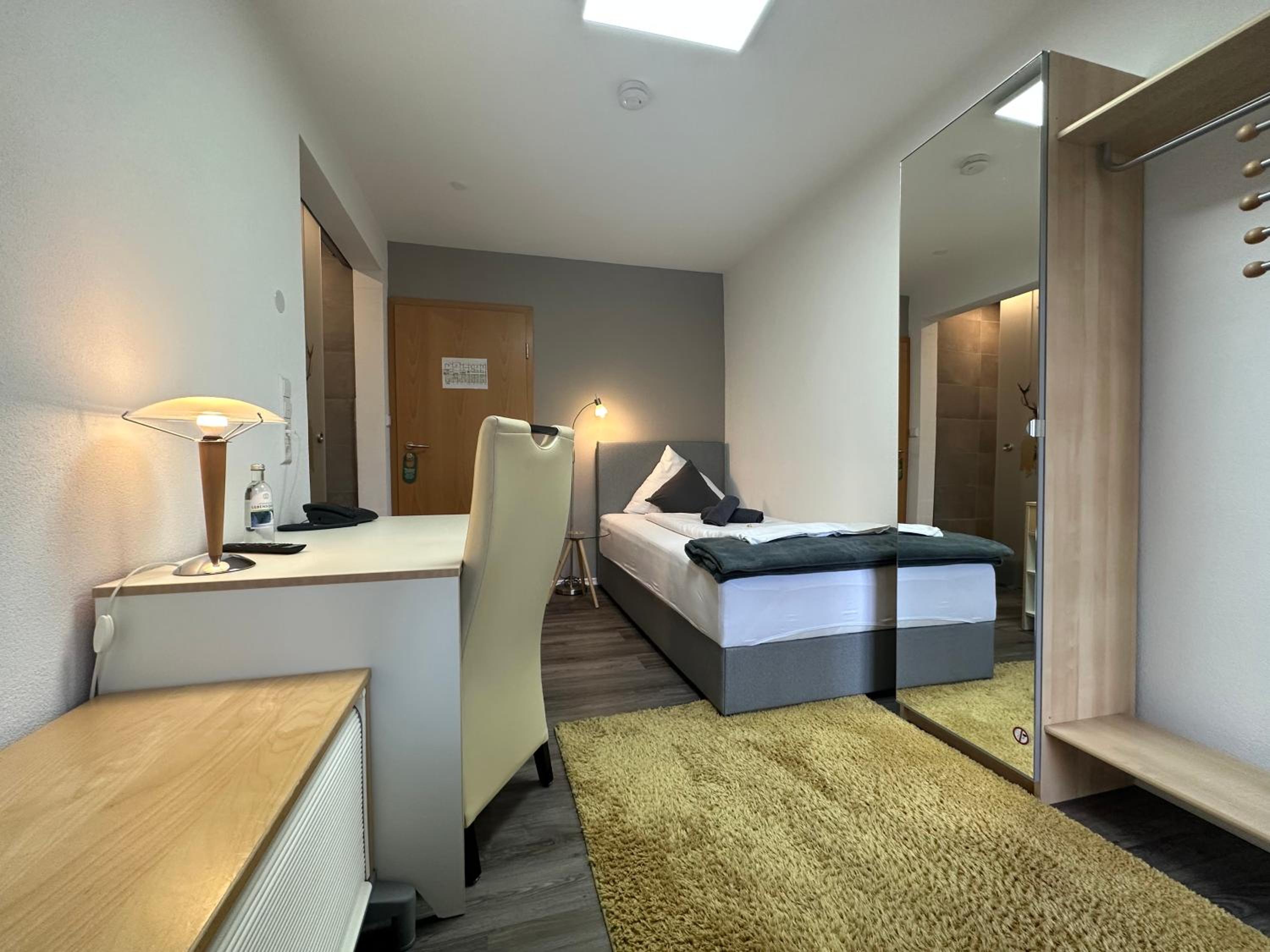 Deluxe Single Room with Balcony photo 1
