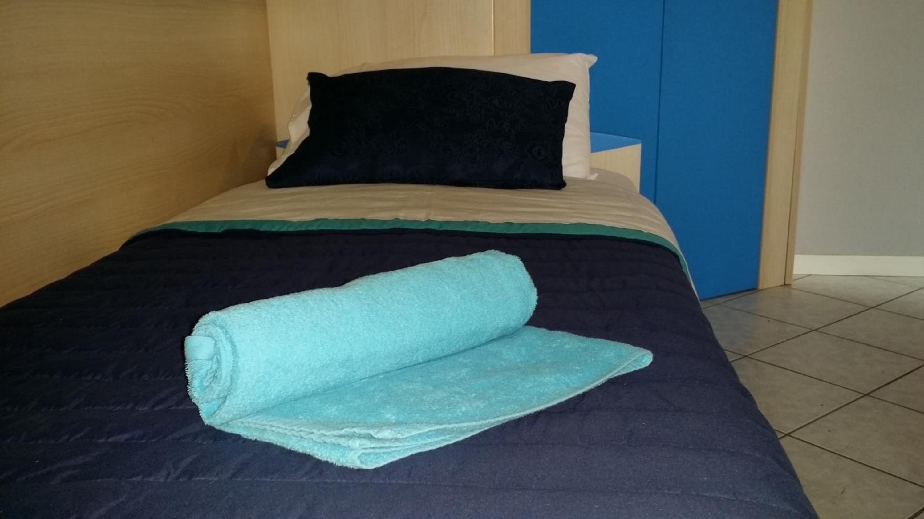 Standard Single Room with Shared Bathroom photo 2
