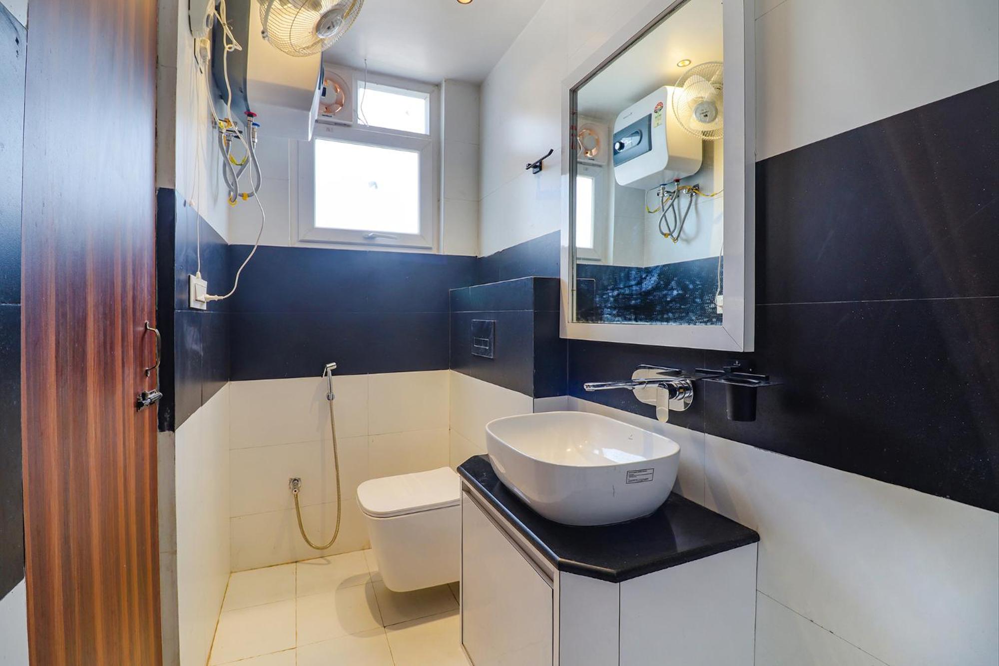 Suite - Photo 2