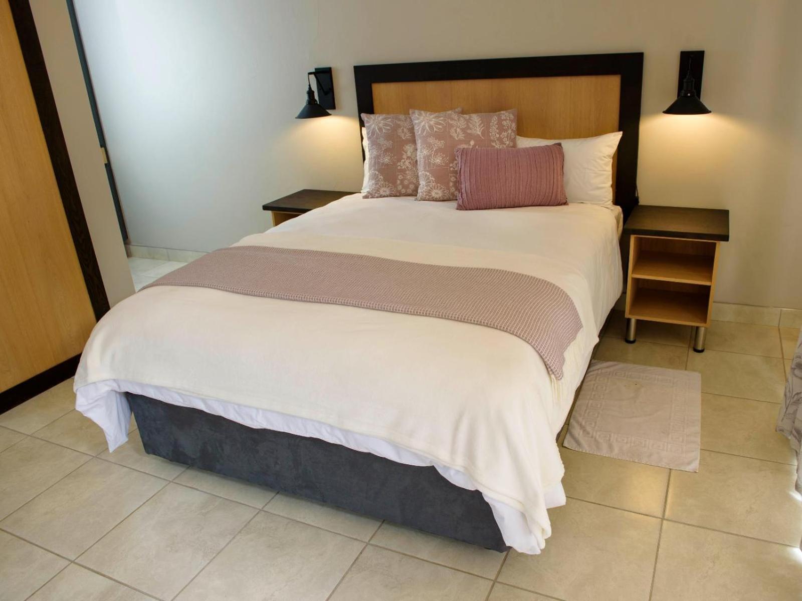 Standard Queen Room - Photo 6