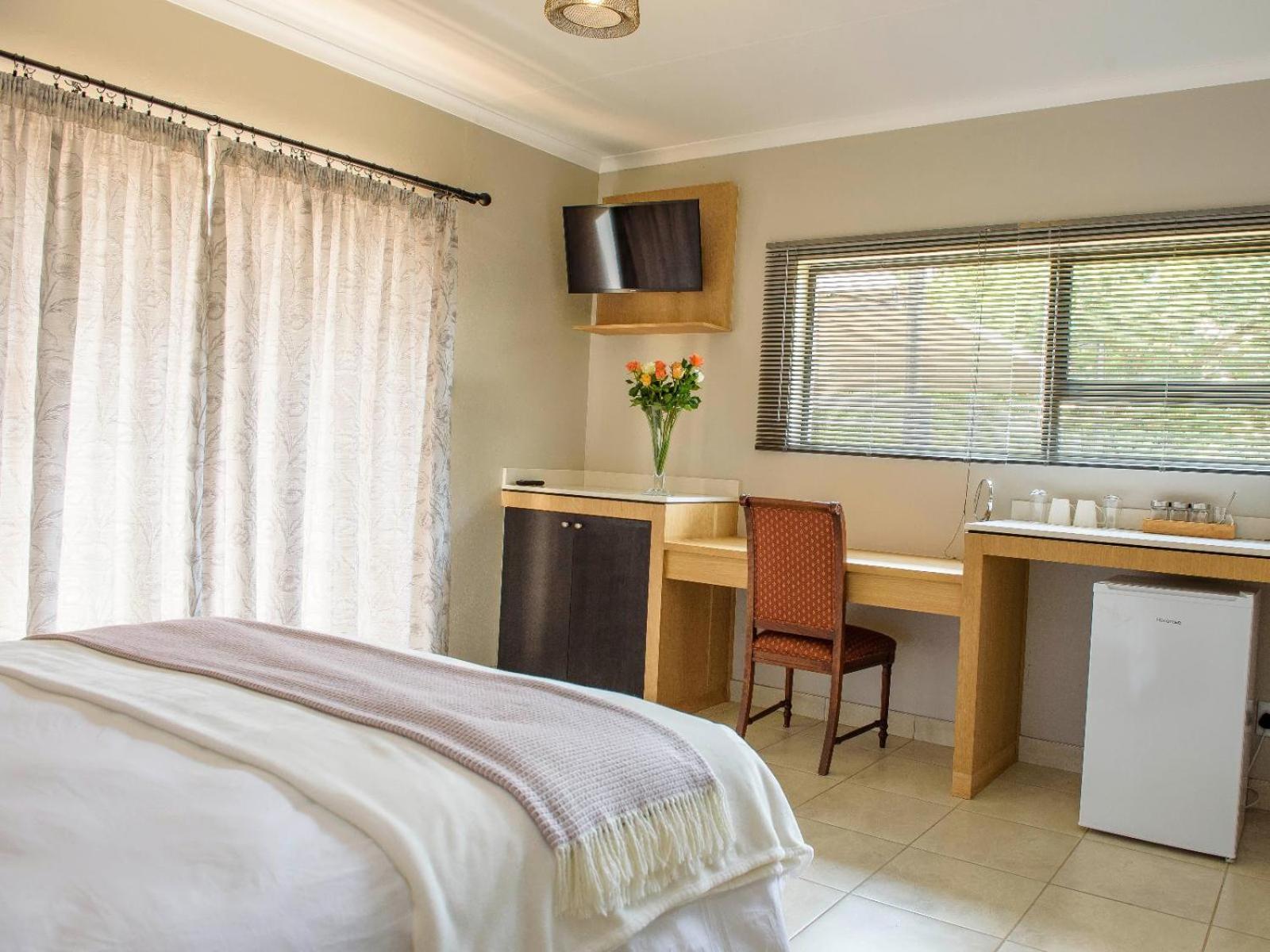Standard Queen Room - Photo 4
