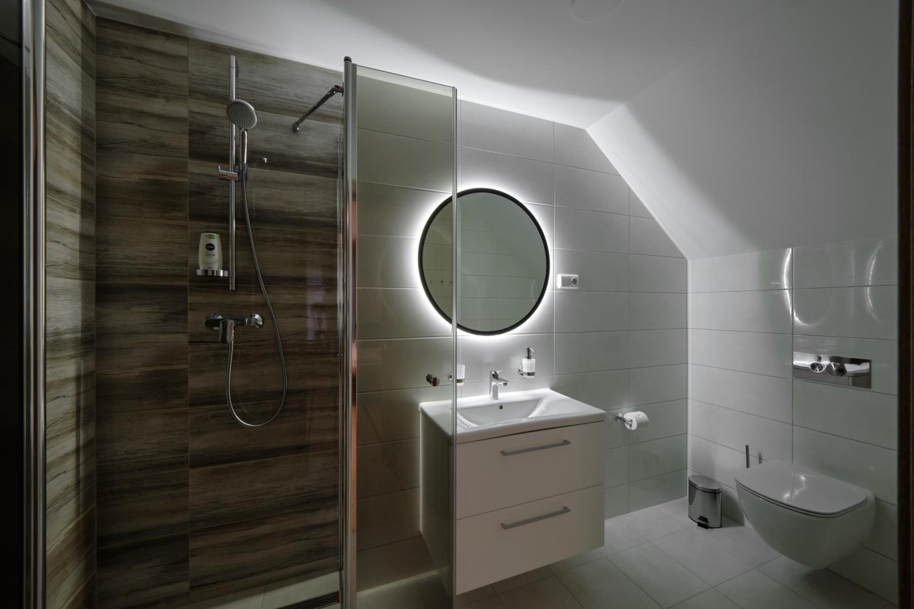 Quadruple Room with Private Bathroom photo 2