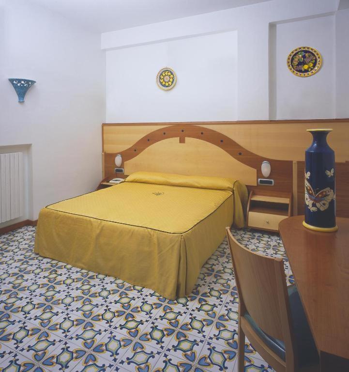 Standard Double Room photo 2