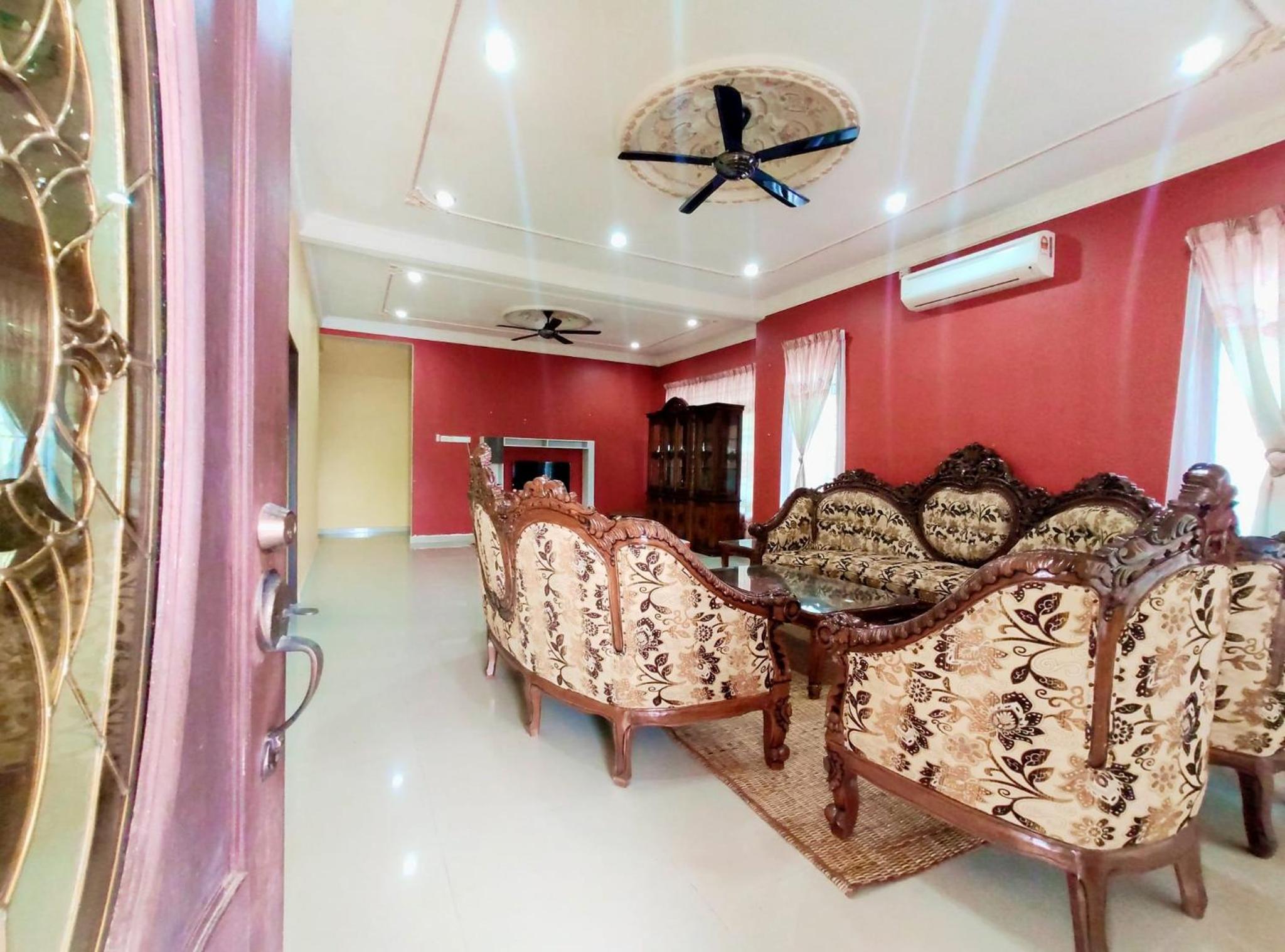 Three-Bedroom Villa photo 3