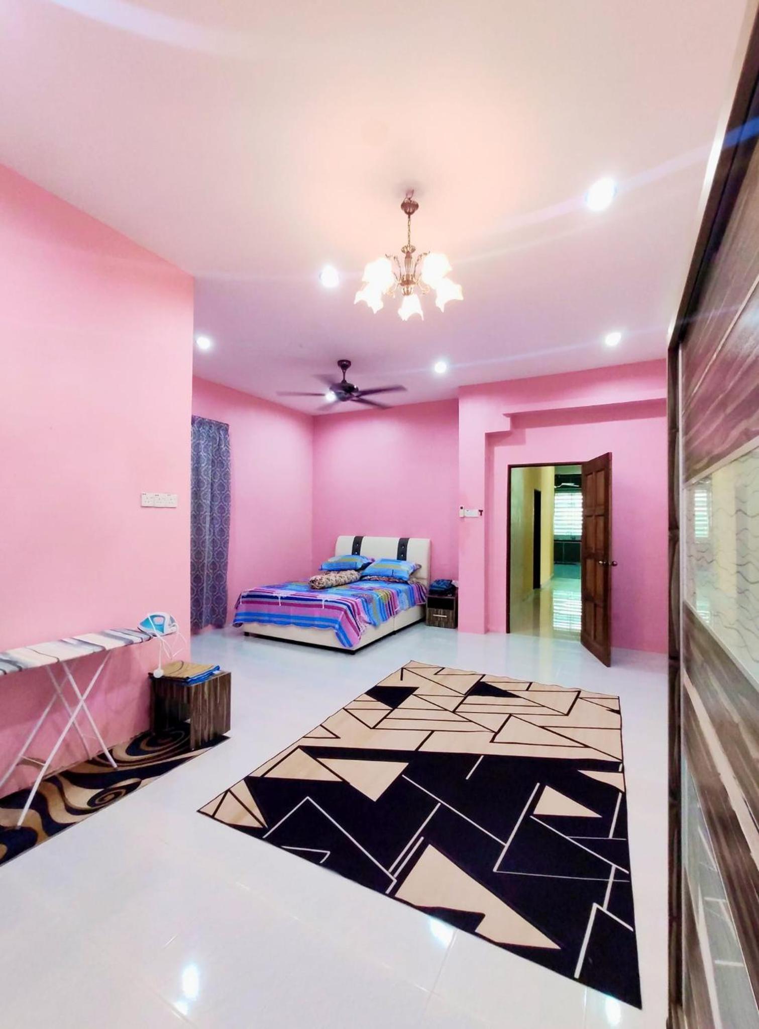 Three-Bedroom Villa photo 2