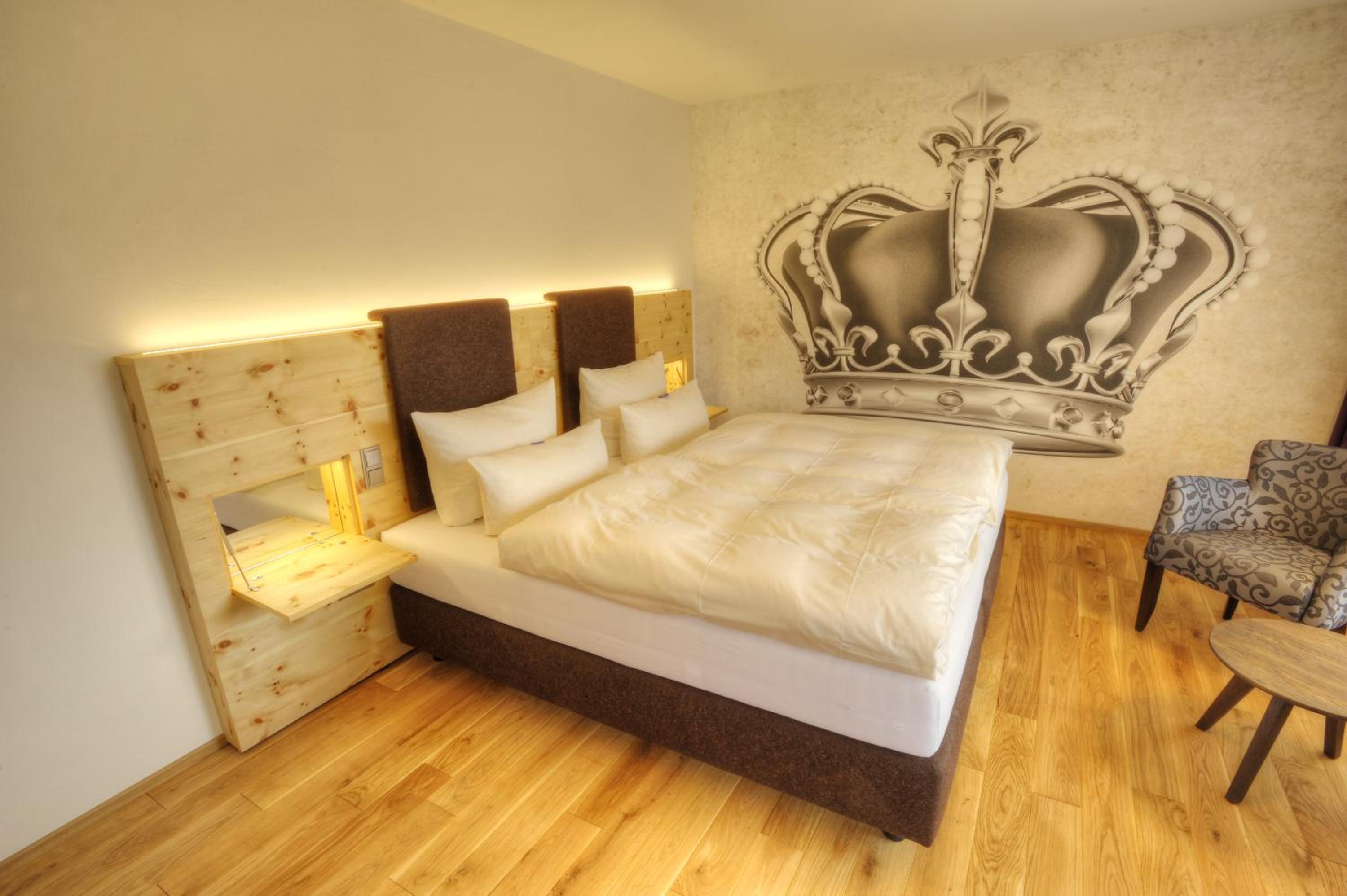 Deluxe Double Room with Balcony photo 3