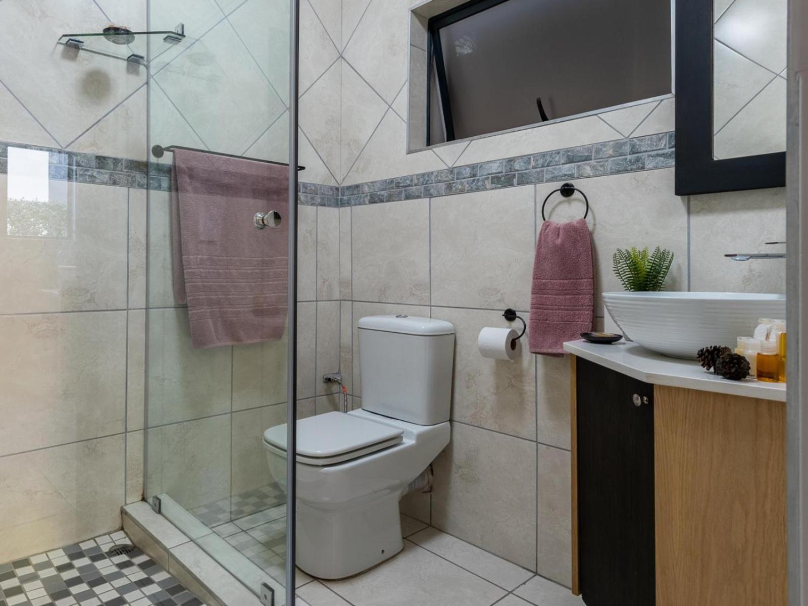 Premium Queen Room - Photo 5