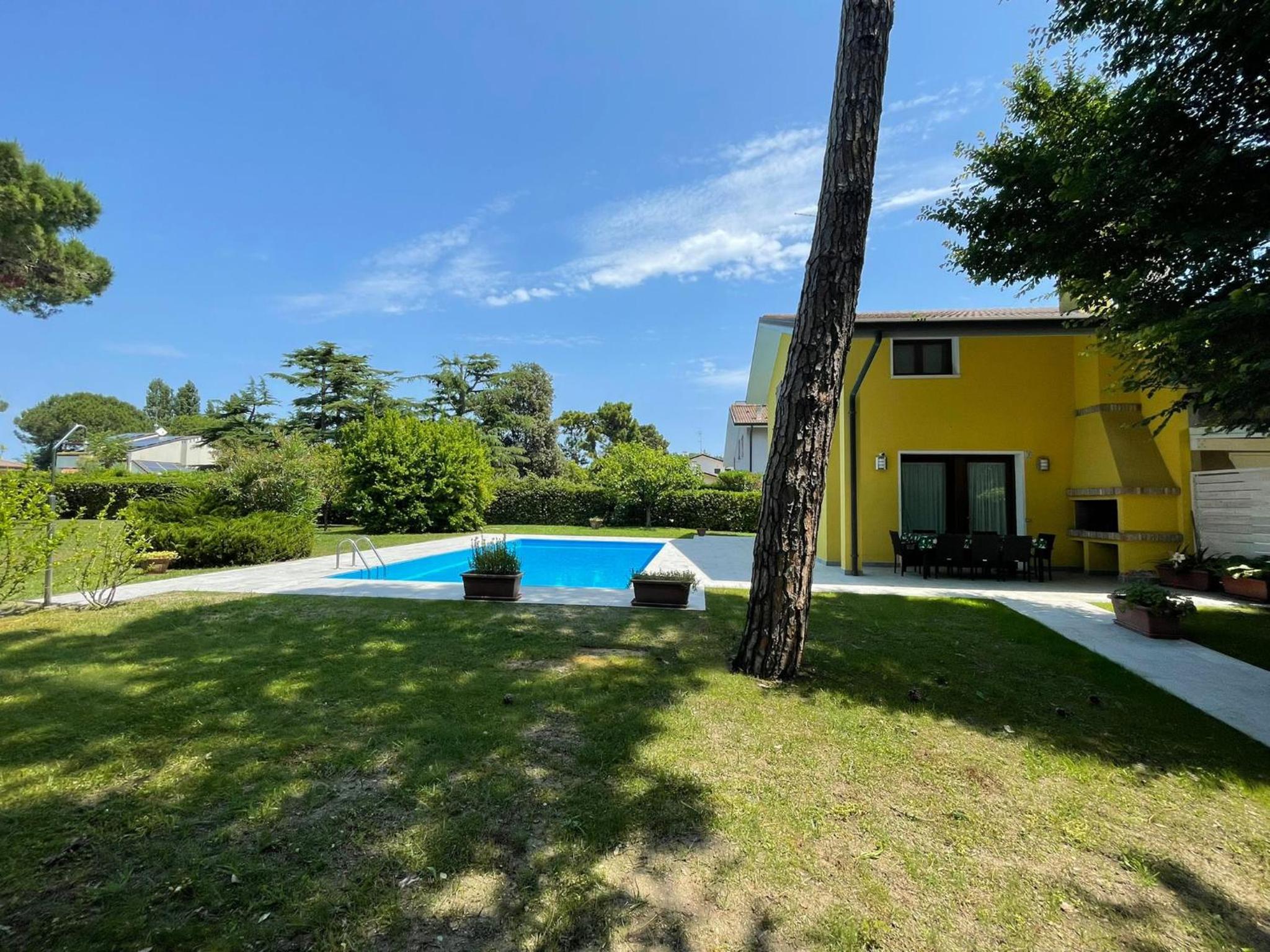 Villa photo 3