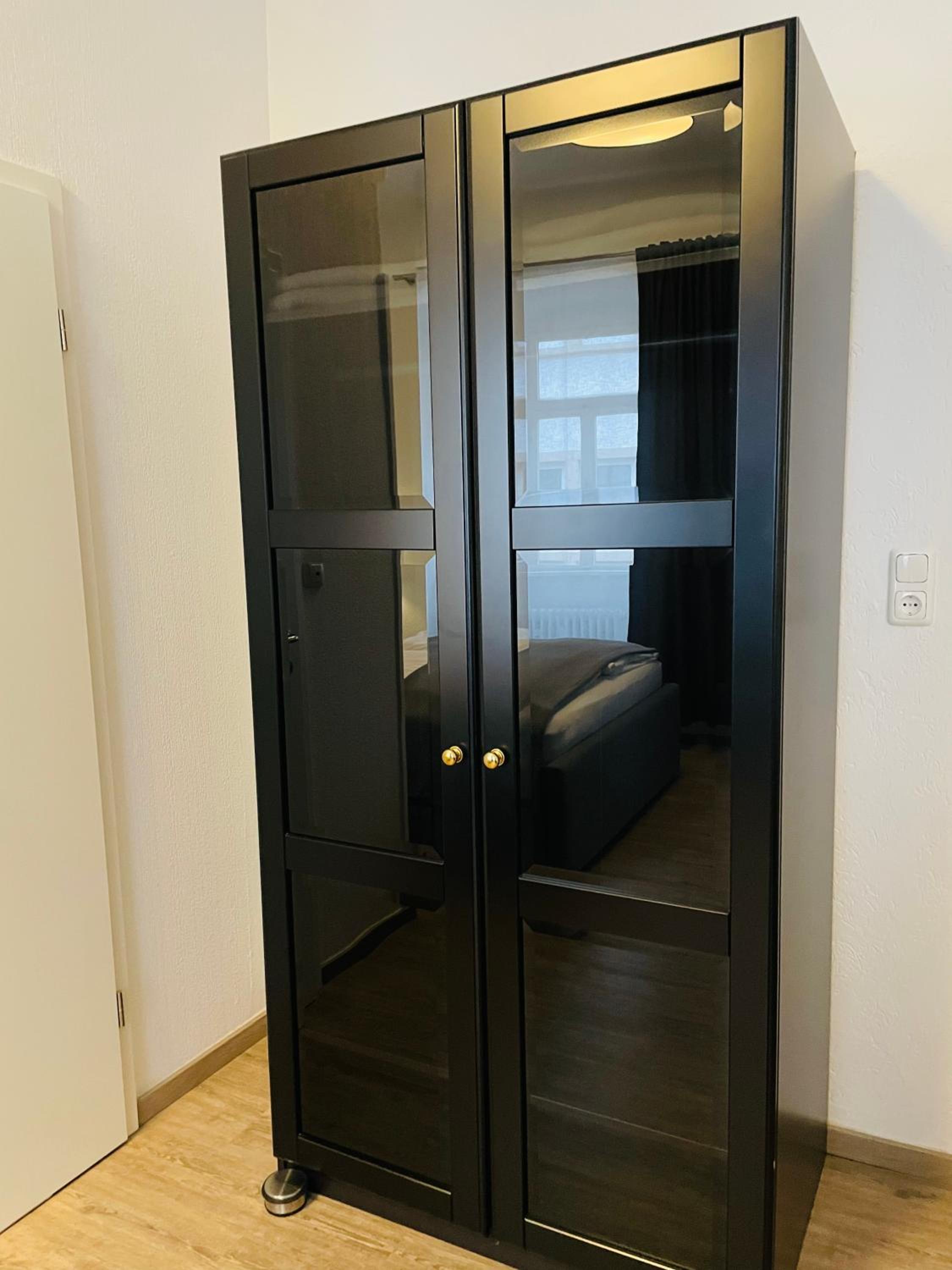 Large Double Room - Photo 5