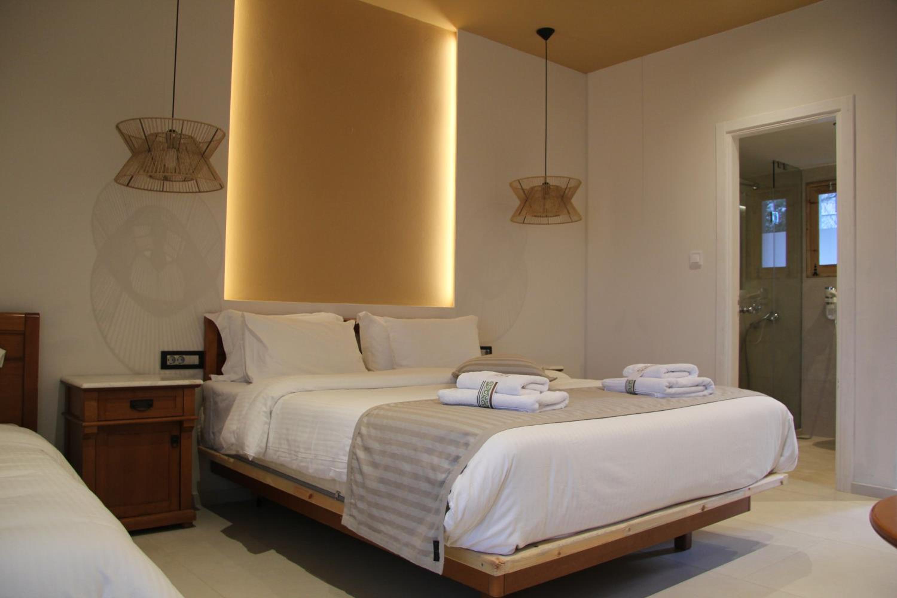 Superior Room with Sea View - Photo 13