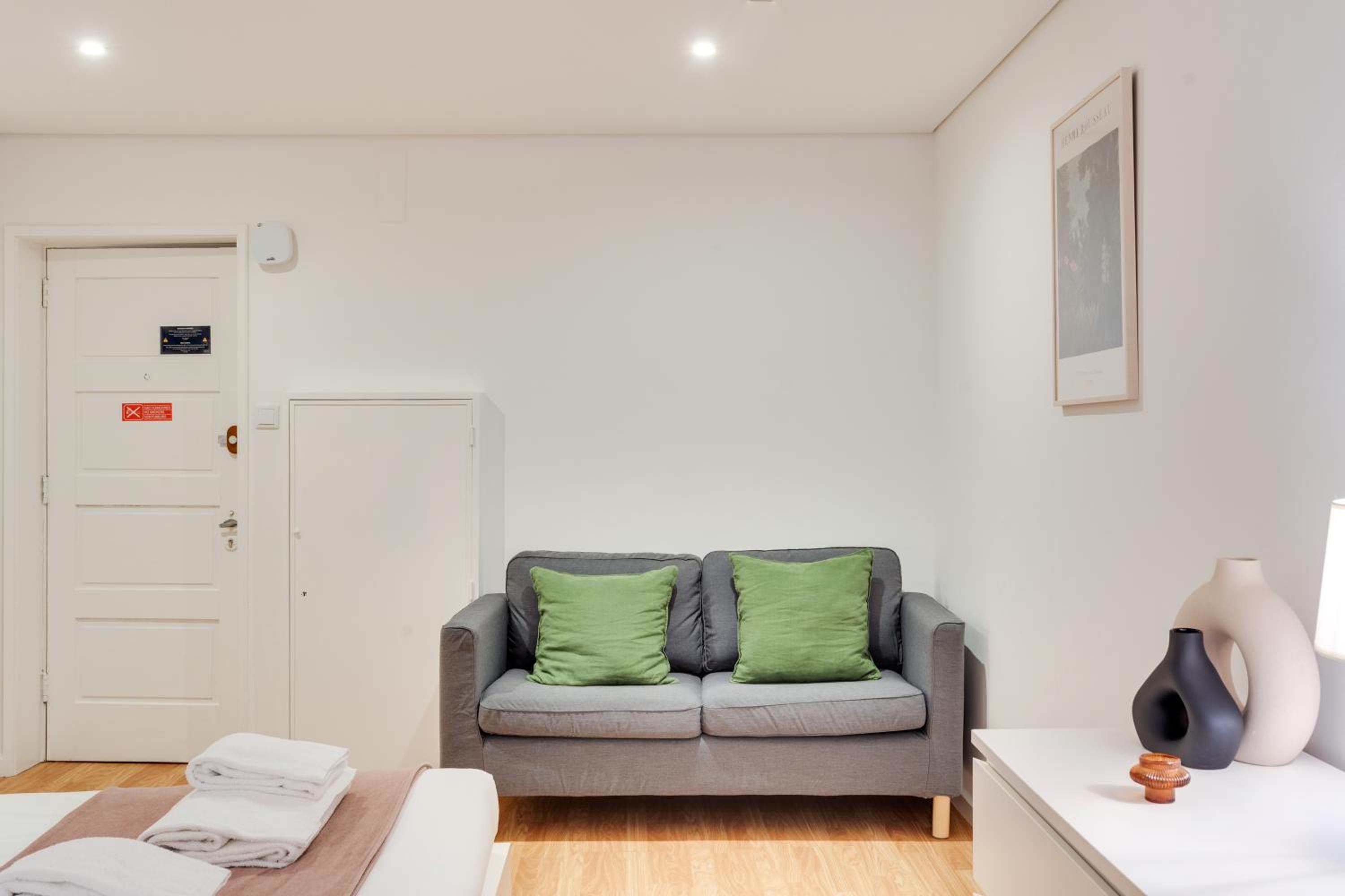 Studio Apartment - Photo 4