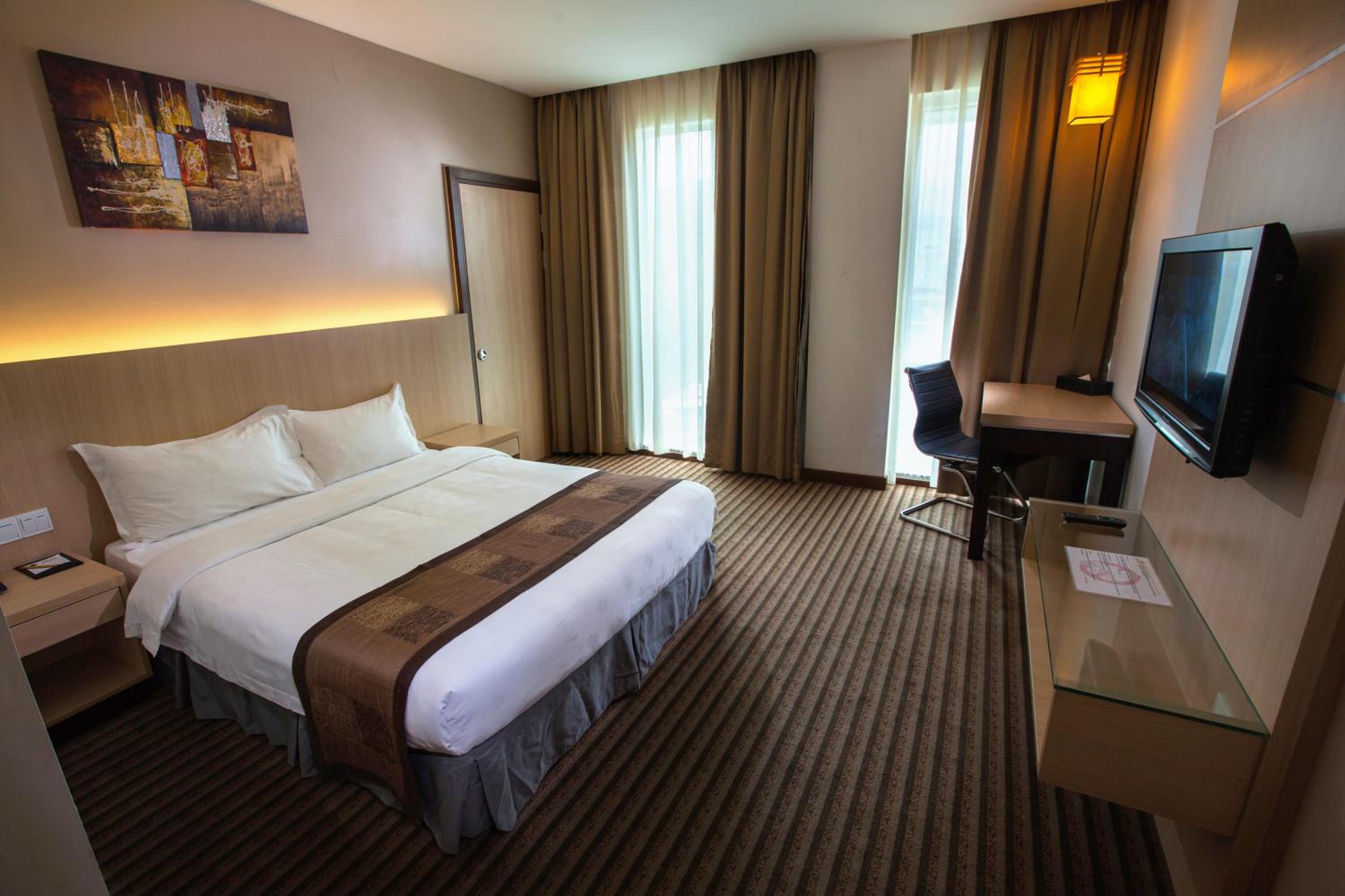 Deluxe Double Room - Non Smoking photo 3