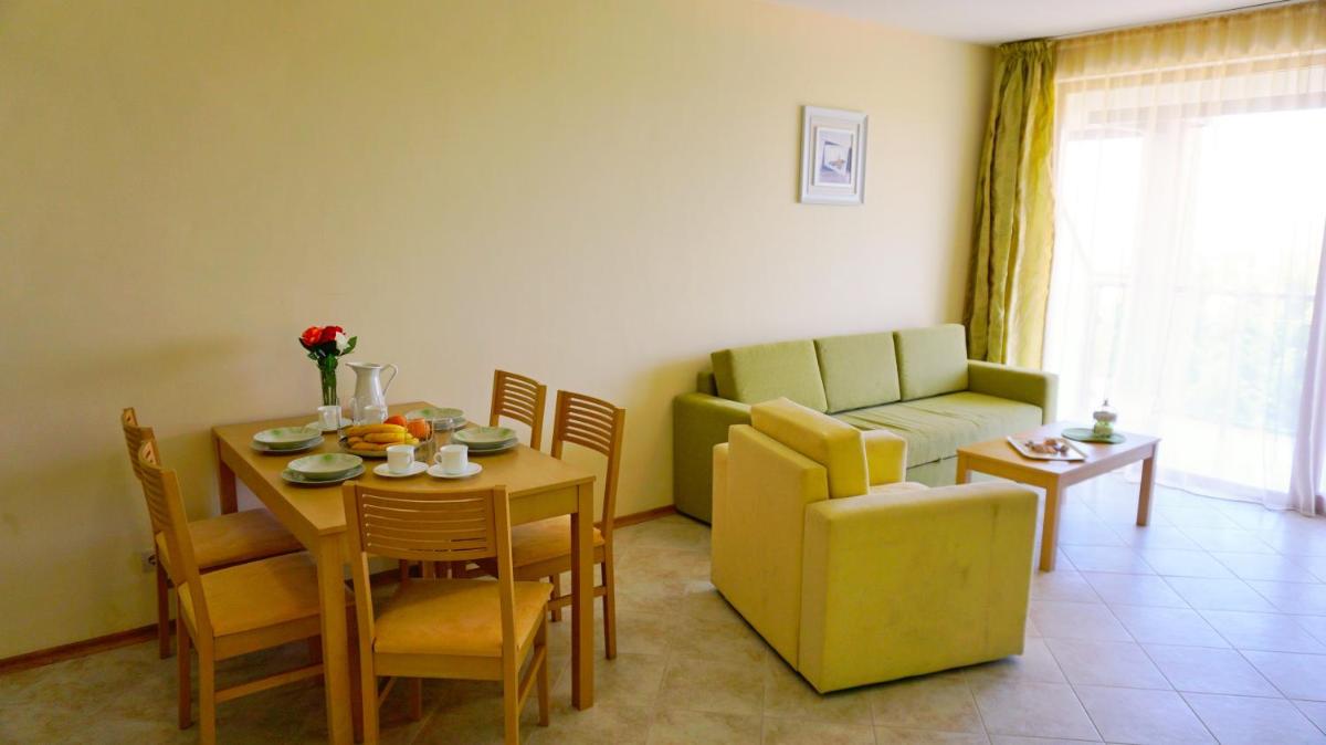 Apartment with Terrace photo 3
