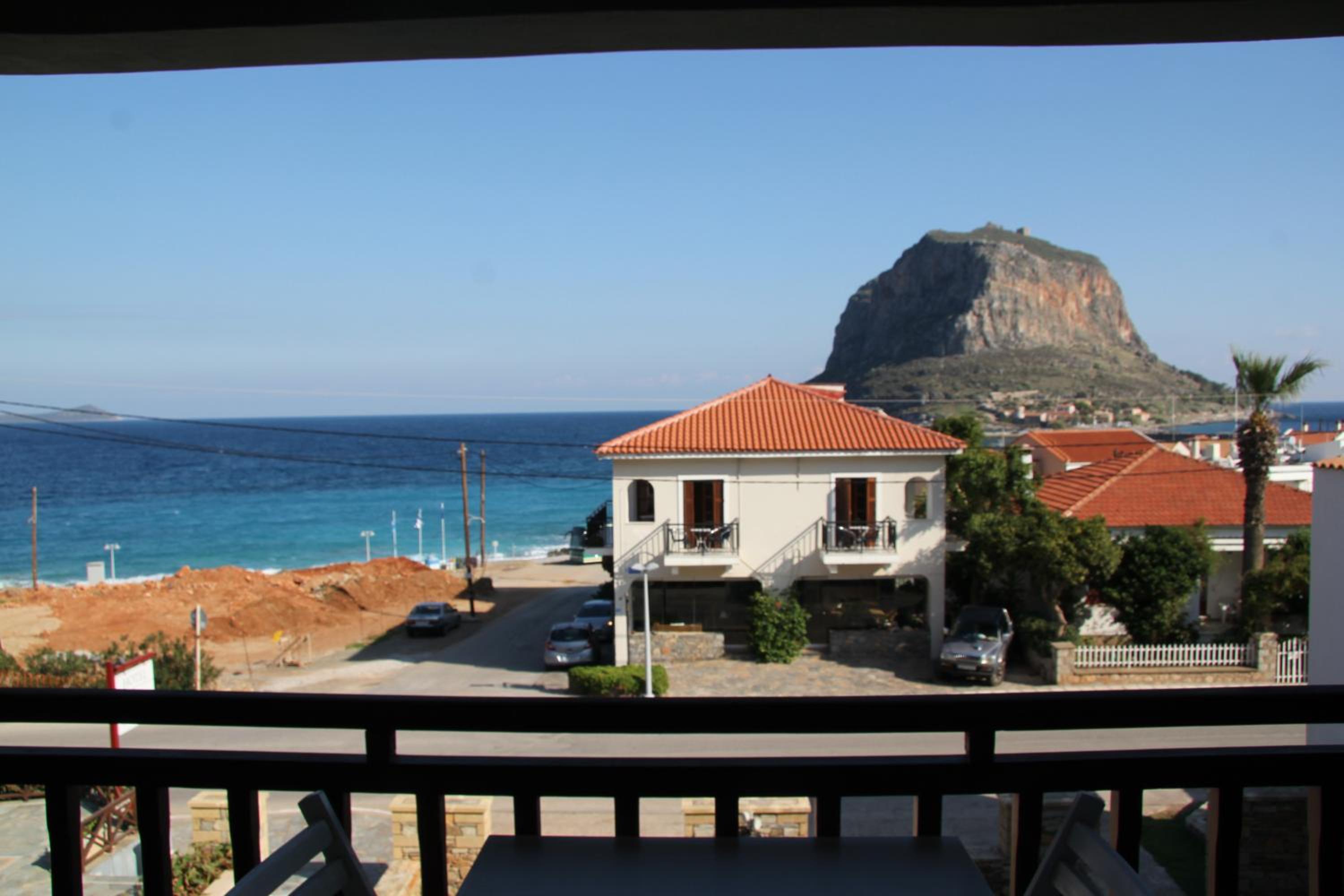 Deluxe Double Room with Balcony and Sea View - Photo 2