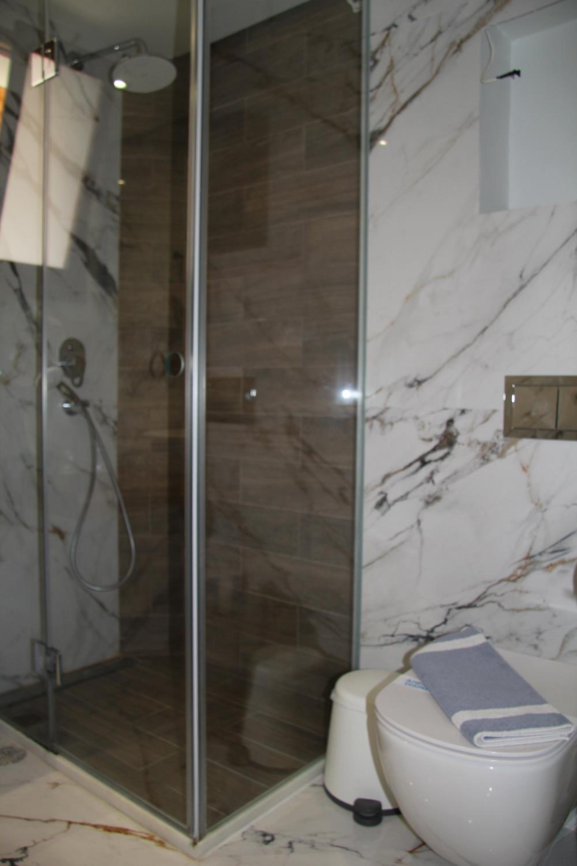 Deluxe Double Room with Balcony and Sea View - Photo 9