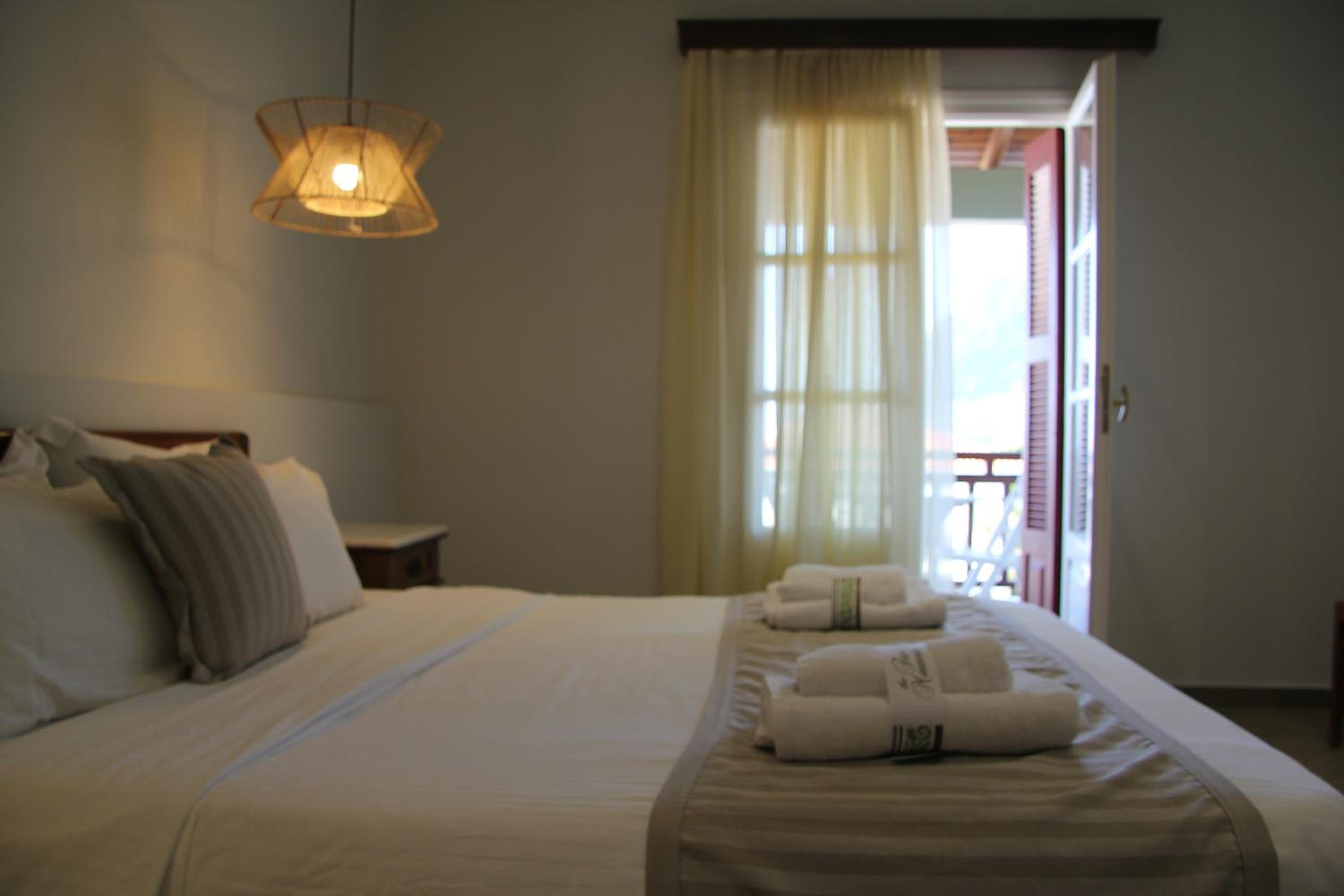Deluxe Double Room with Balcony and Sea View - Photo 1