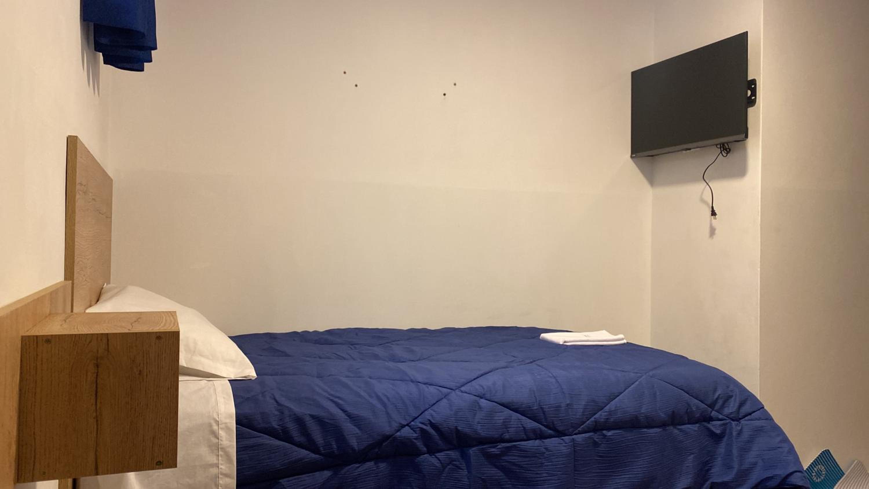 Twin Room with Bathroom photo 3
