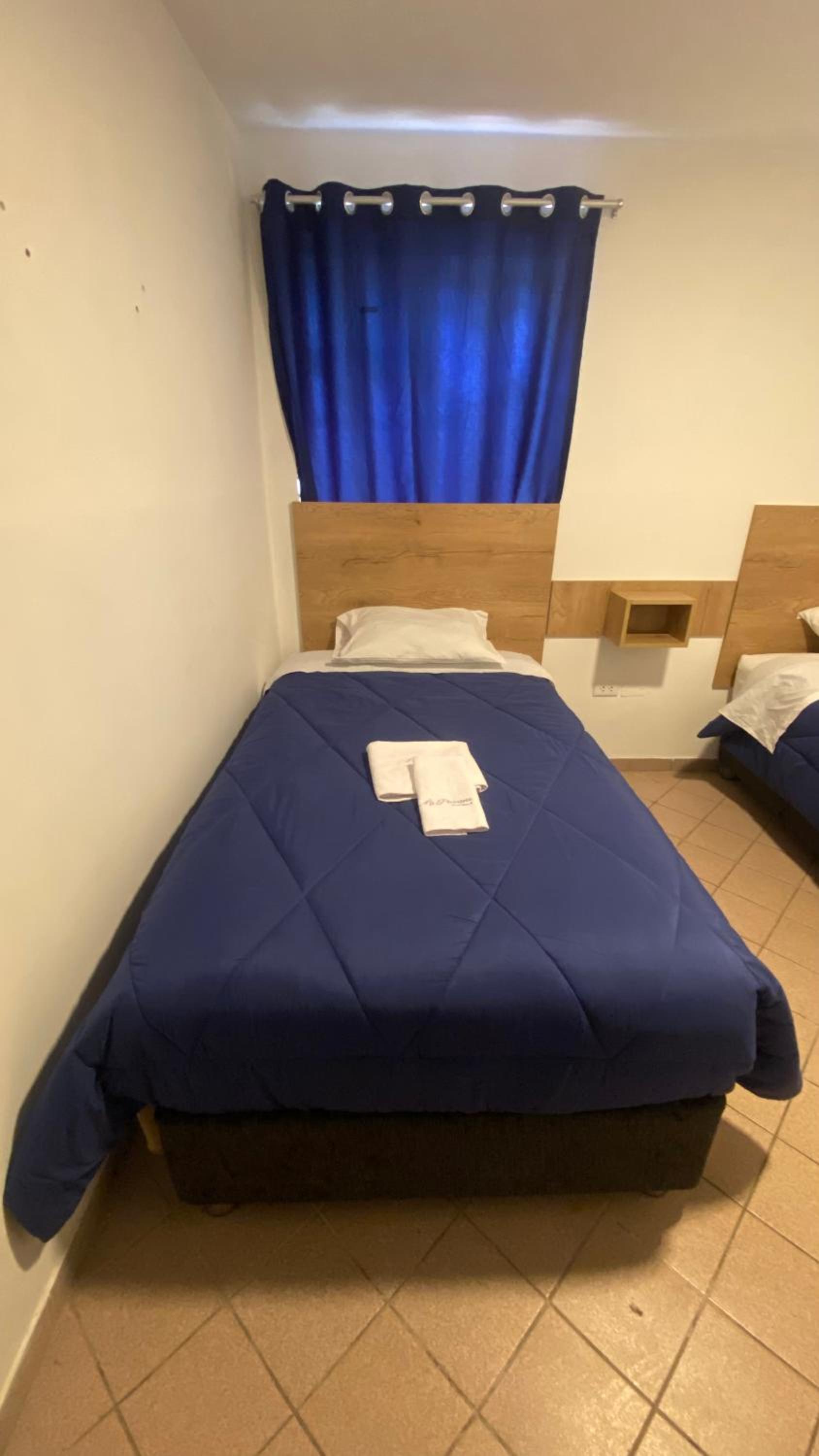 Twin Room with Bathroom photo 2