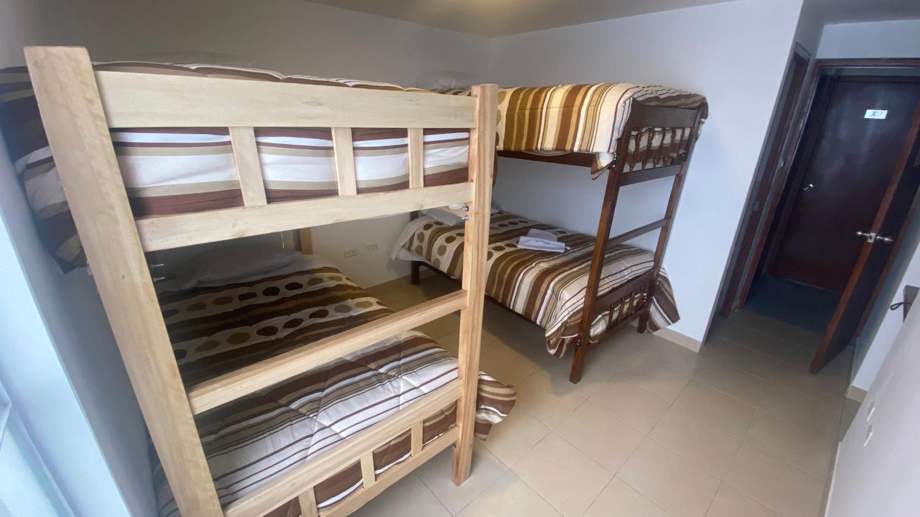Quadruple Room with Private Bathroom photo 2