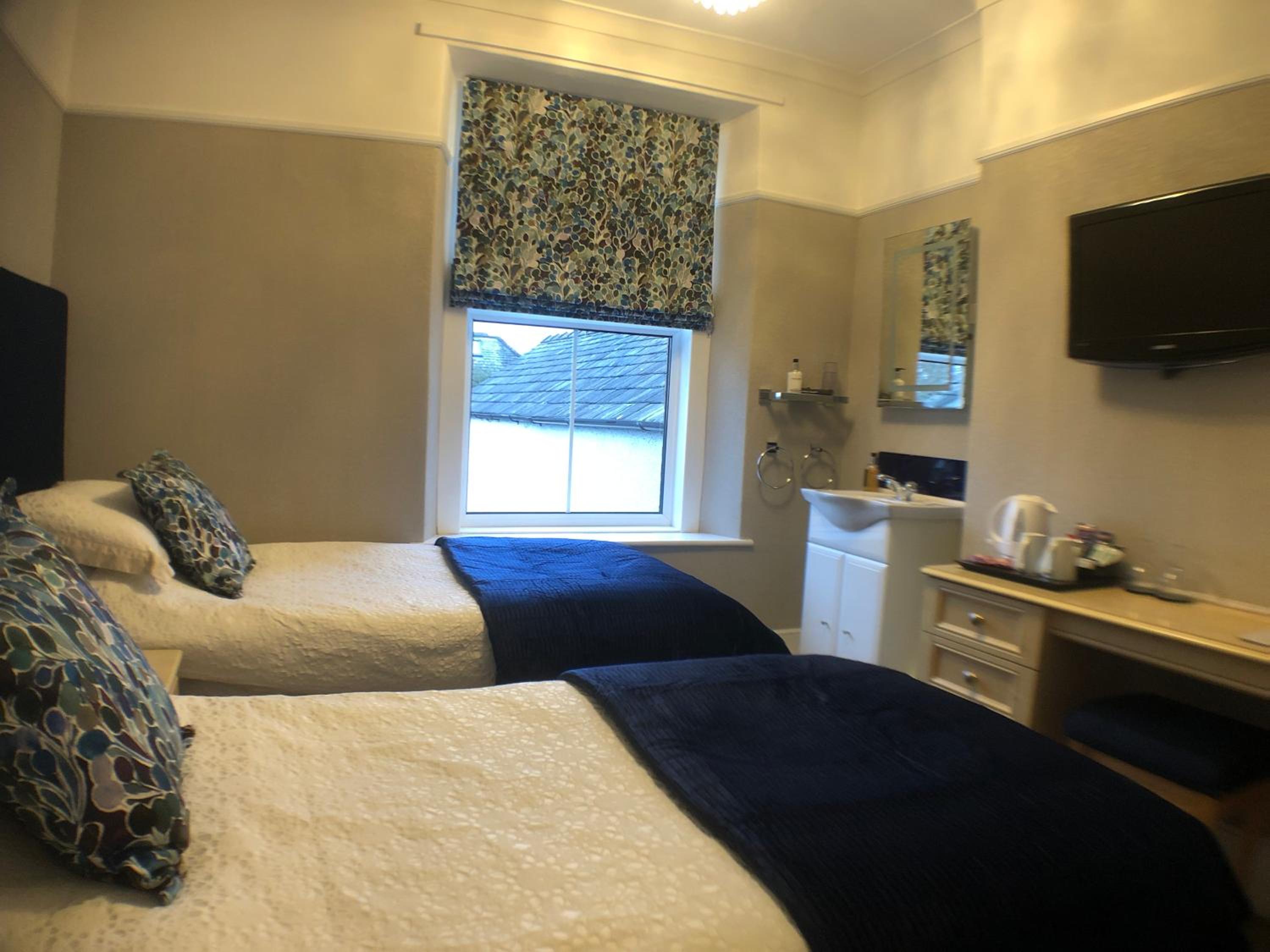 Twin Room with Private External Bathroom