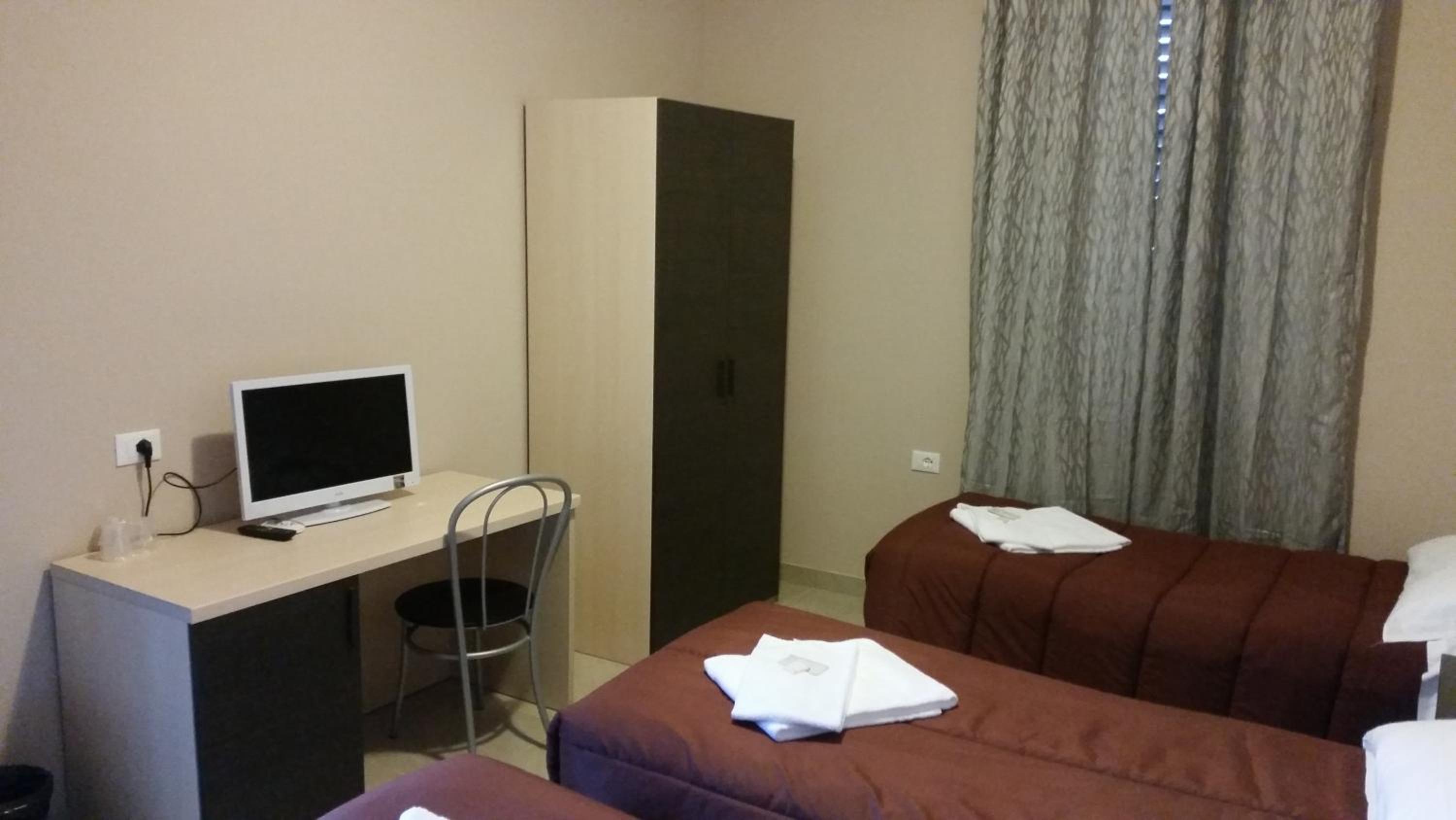 Quadruple Room with Shared Bathroom photo 1