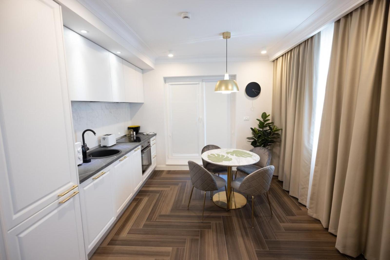 One-Bedroom Apartment - Photo 11