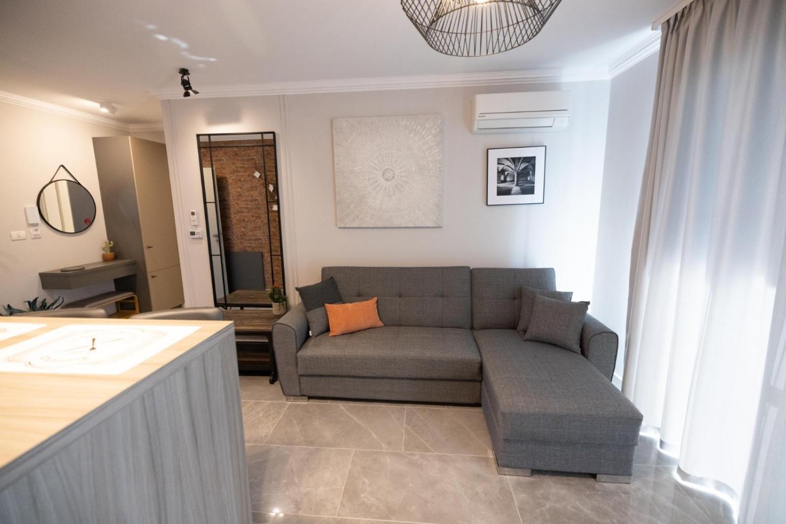 One-Bedroom Apartment - Photo 10