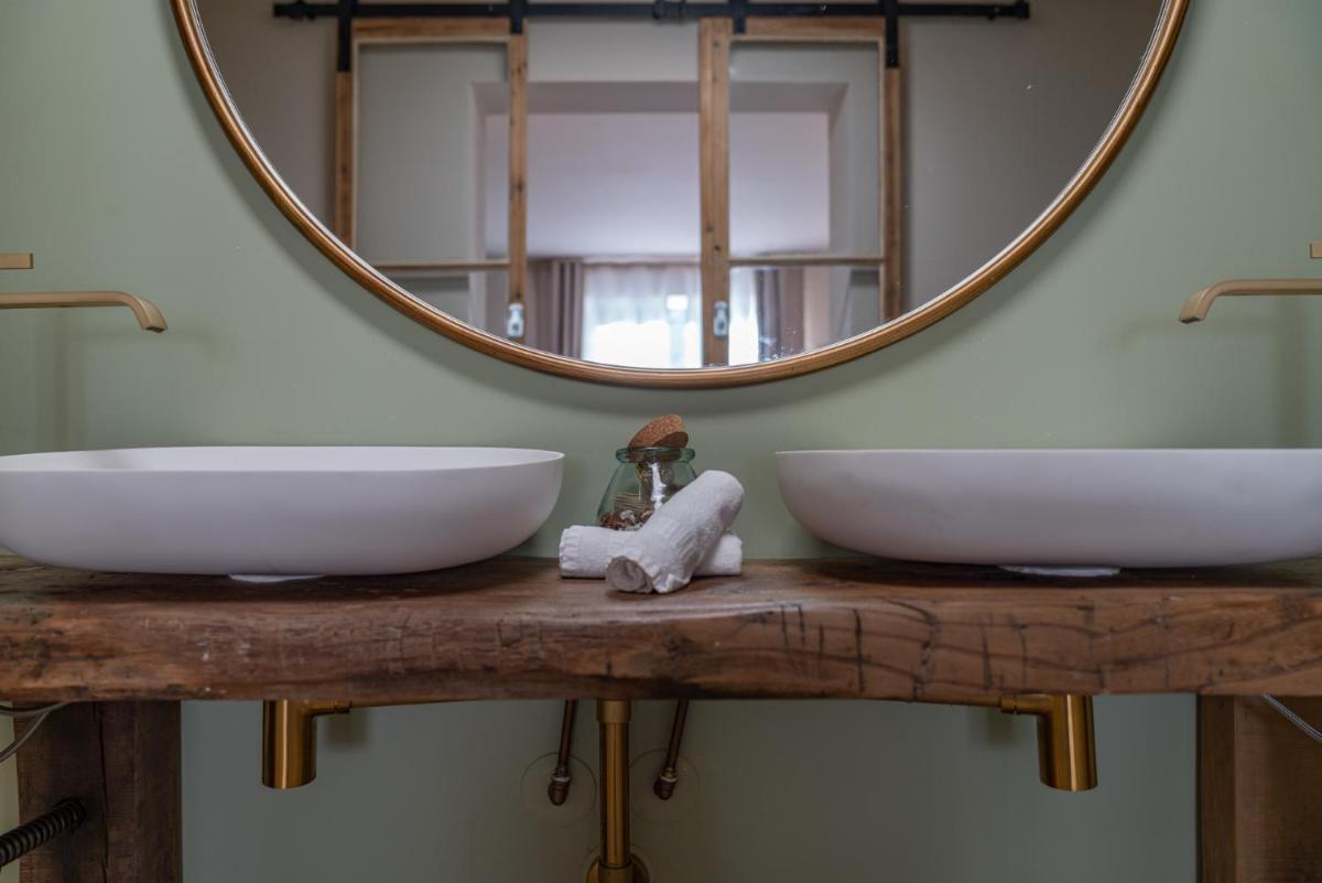 Superior King Suite - Photo 50