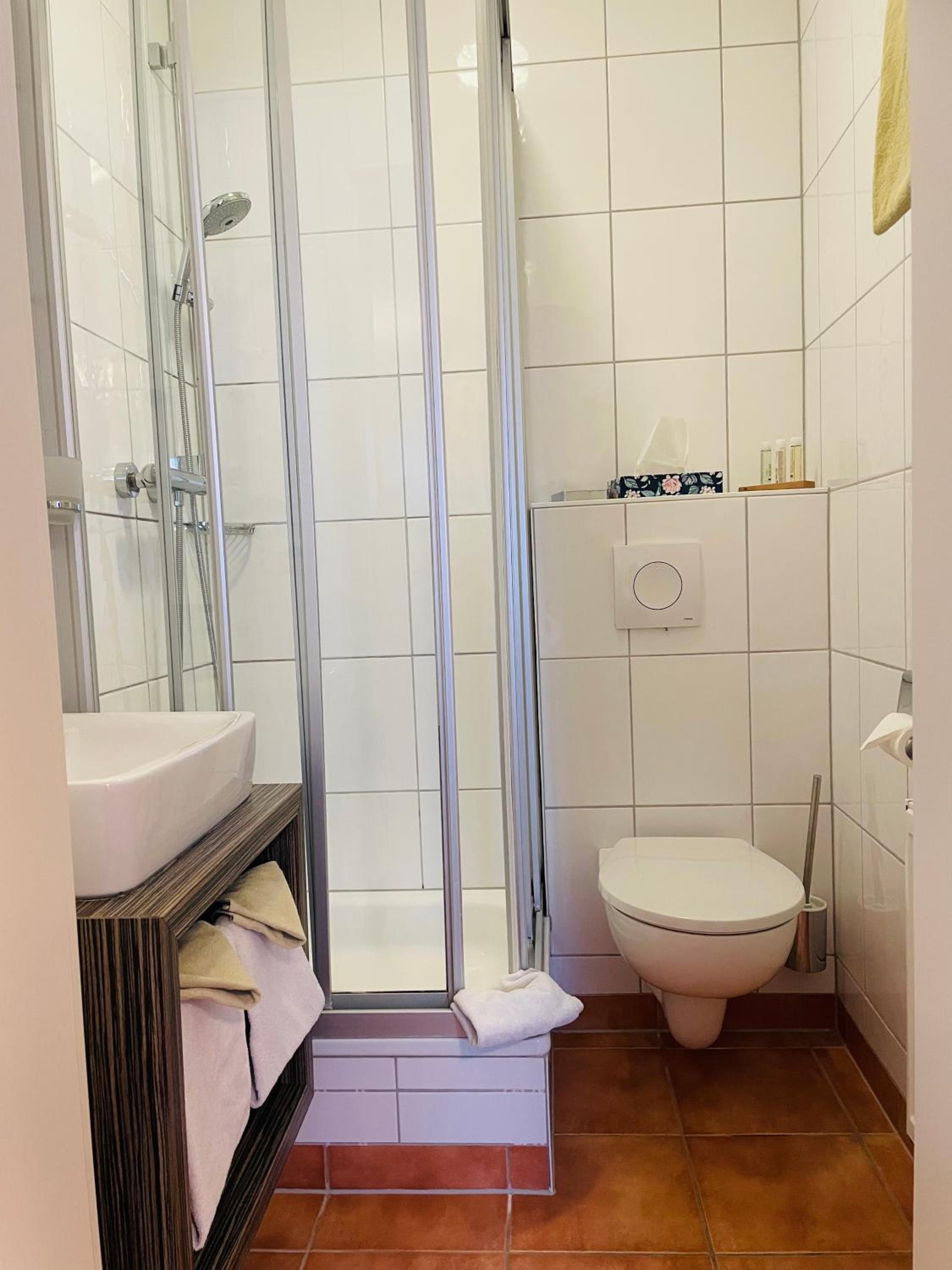 Standard Double Room - Photo 6