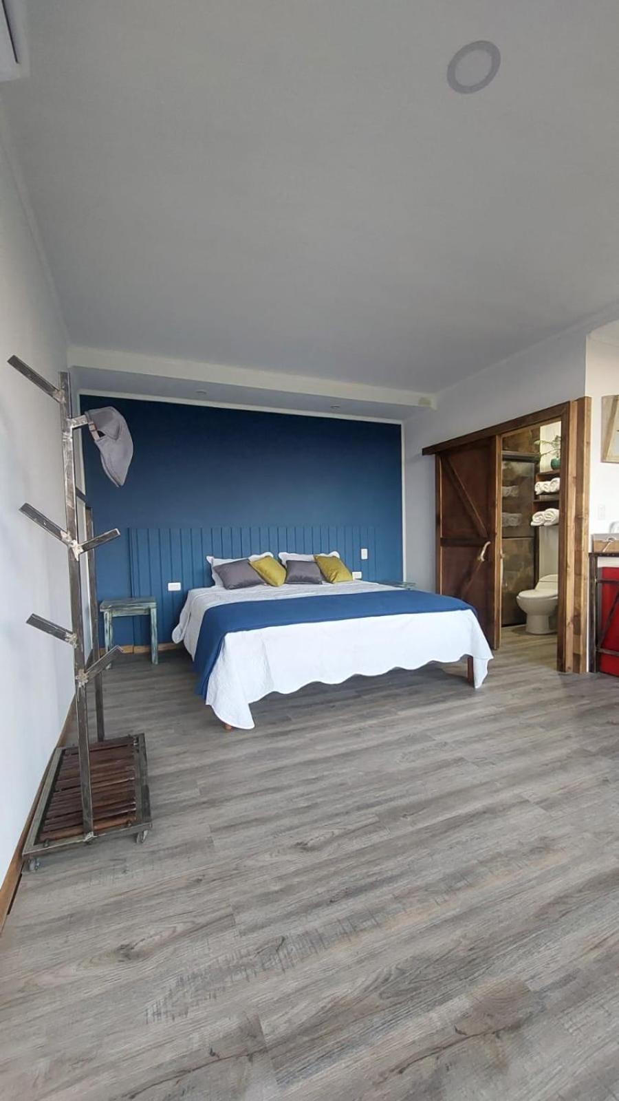 One-Bedroom House photo 1