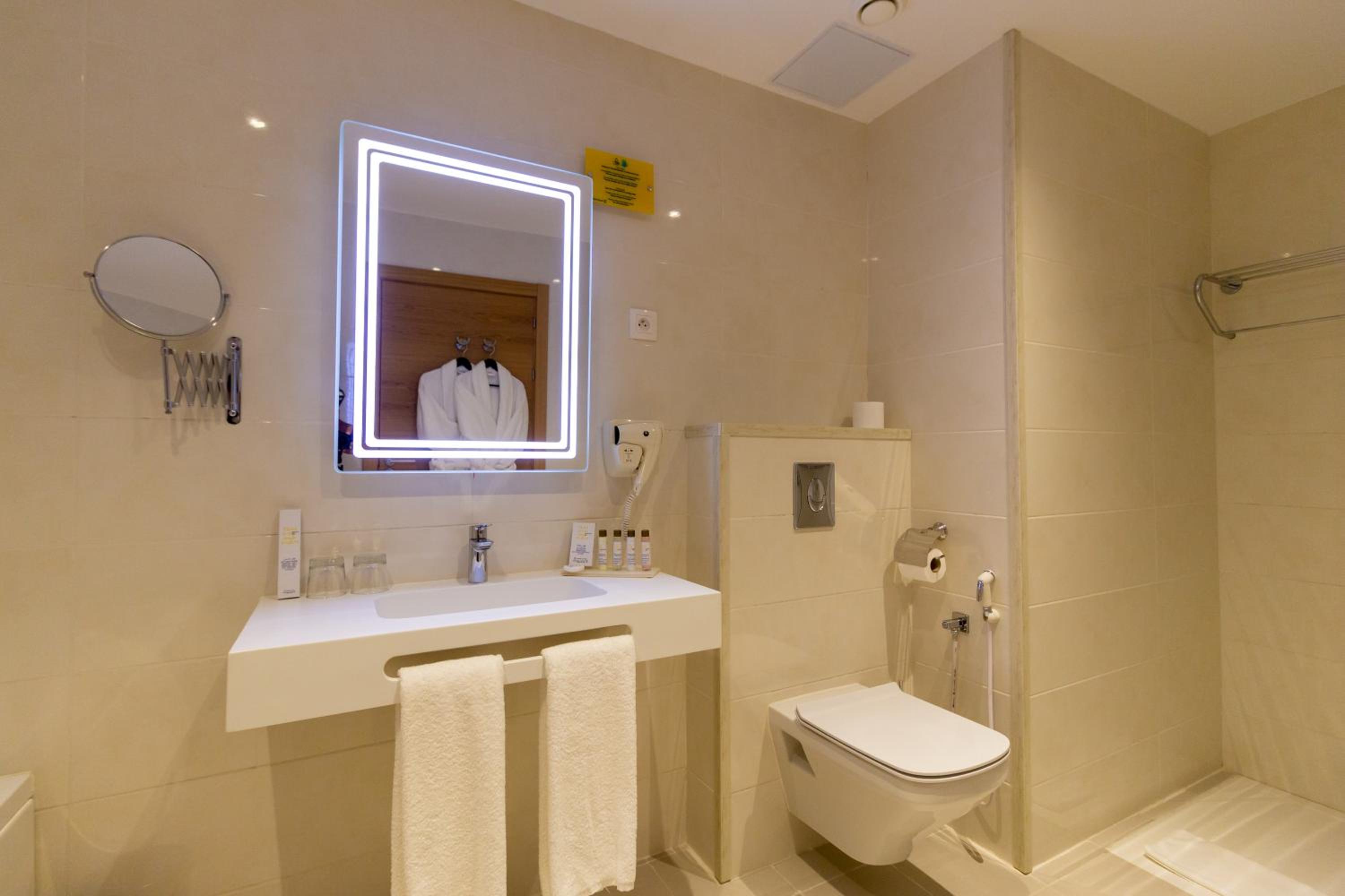 Double or Twin Room photo 2