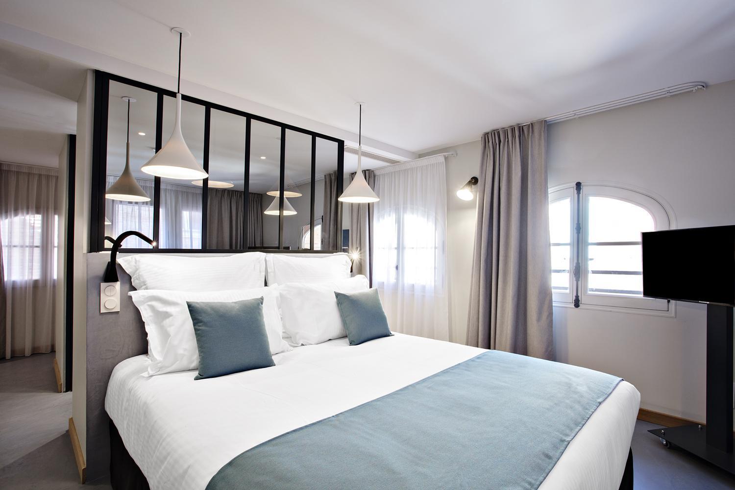 Deluxe Double Room with Bath photo 3