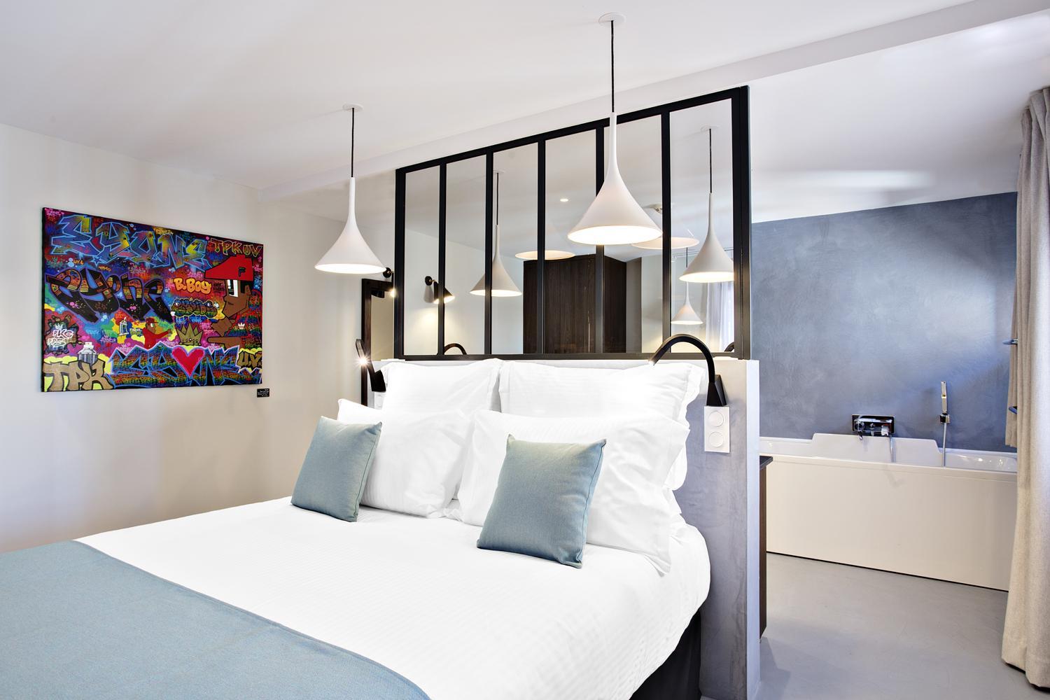 Deluxe Double Room with Bath photo 2